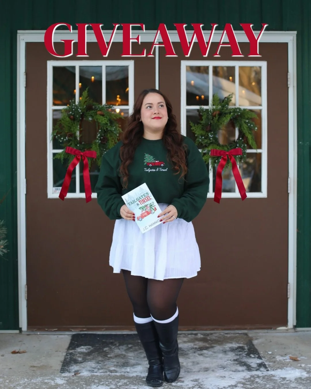 🎄📚TAILGATES &amp; TINSEL GIVEAWAY📚🎄

To celebrate the launch of Jess&rsquo;s newest book we&rsquo;ve put together a cozy brr basket of some reading essentials for you!

One lucky winner will receive:
🎁 A signed copy of Tailgates and Tinsel from 