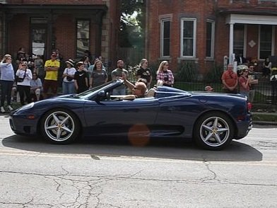 Parade+1.jpg