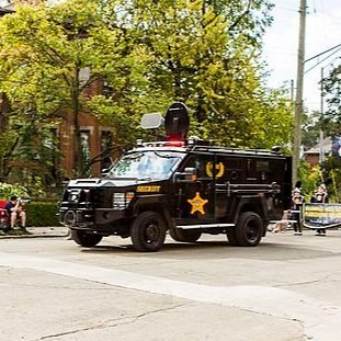 parade4.jpg