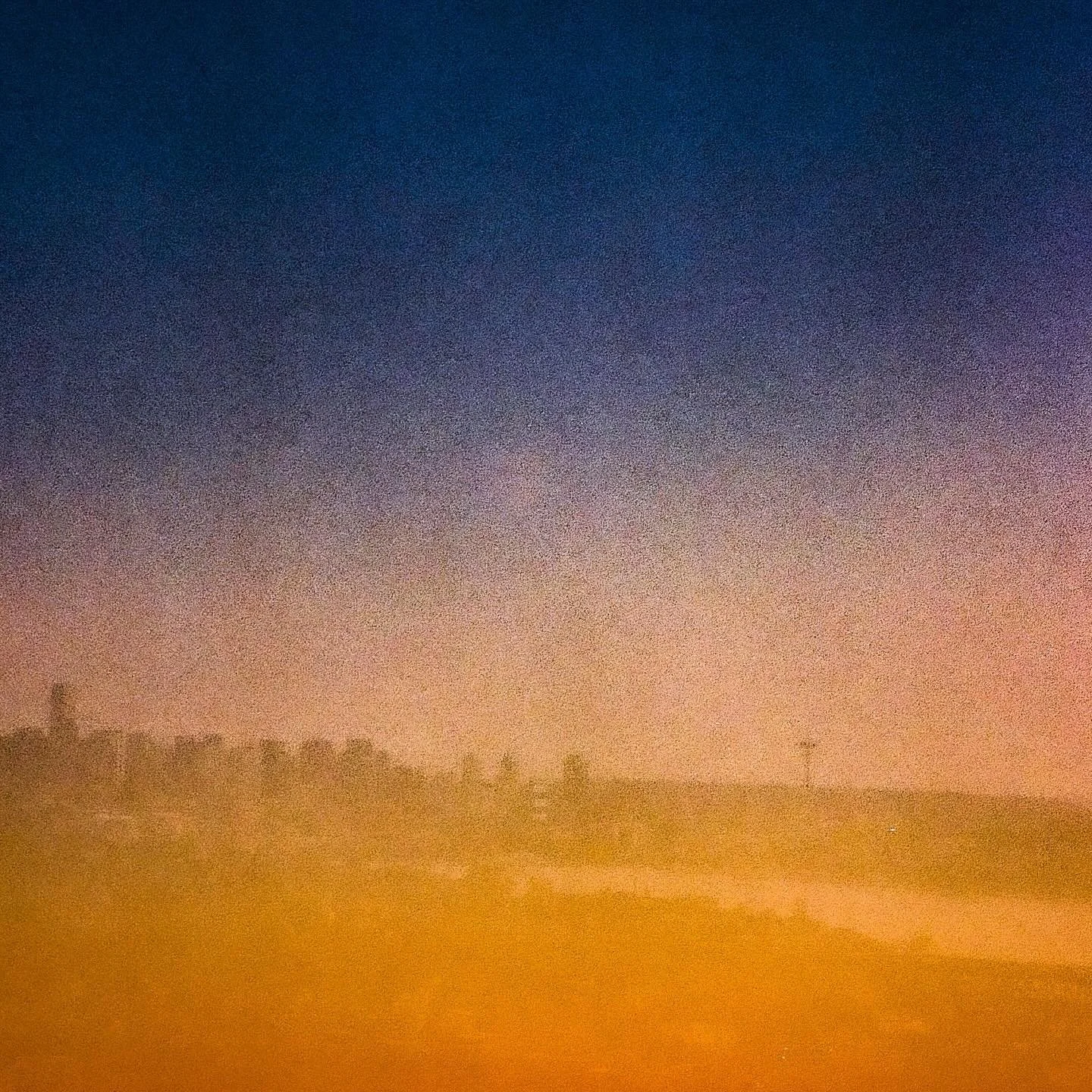 Candescent sunset illuminating Seattle, 2024.

#niko #nikonfilm #kodiak #50mm #50mmf18 #seattle #seattleonfilm #filmphotography #film #pnw #photography #seattlephotographer #thedaily50mm #filmwave #shootingfilmmag #photofilm #washingtononfilm #washin