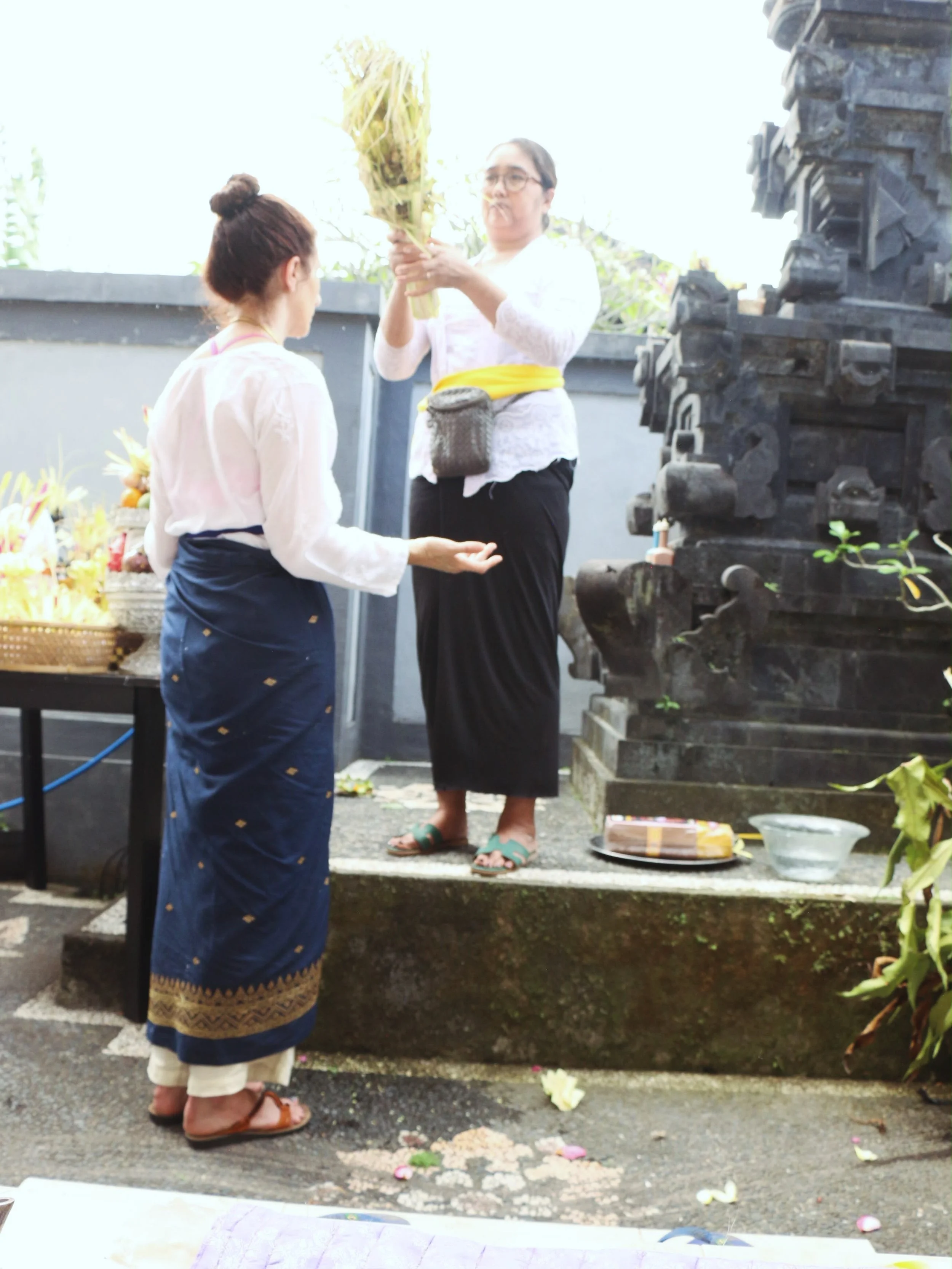 Outtakes from private study and initiation into Balinese healing arts and ritual
.
Thank you @mira_handara &amp; friends &amp; teachers &amp; ancestors
.
Full dragon power 🐉 
.