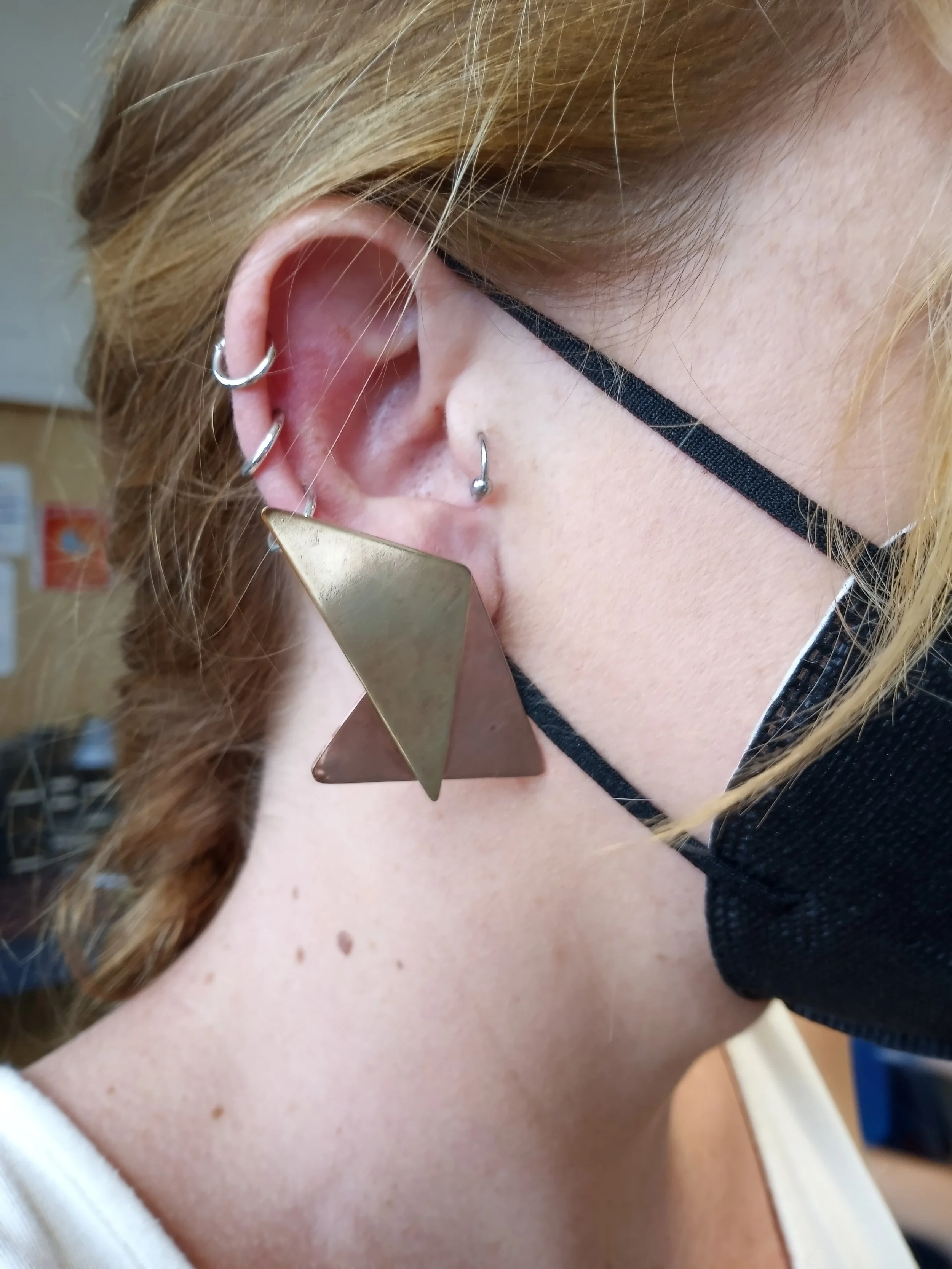 Student Work: Duo Tone Geometric Earrings
2022
Class: 1st-Time Metalsmithing & Jewelry