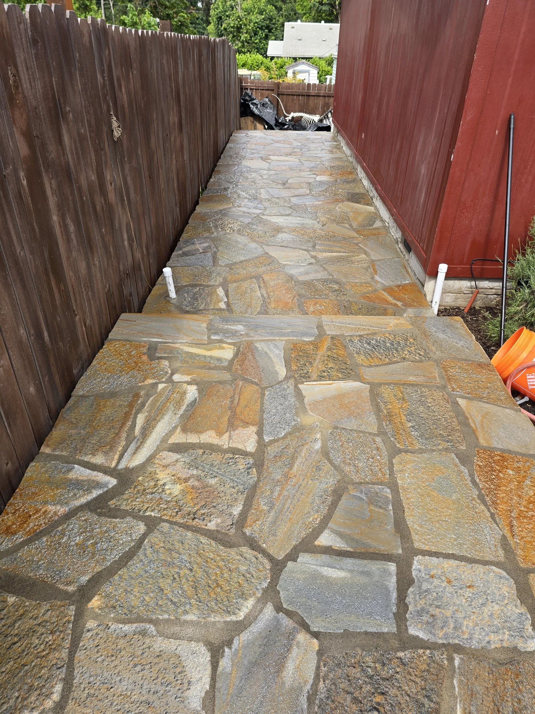 Finished Sunset Gold flagstone walkway in Springfield, Oregon