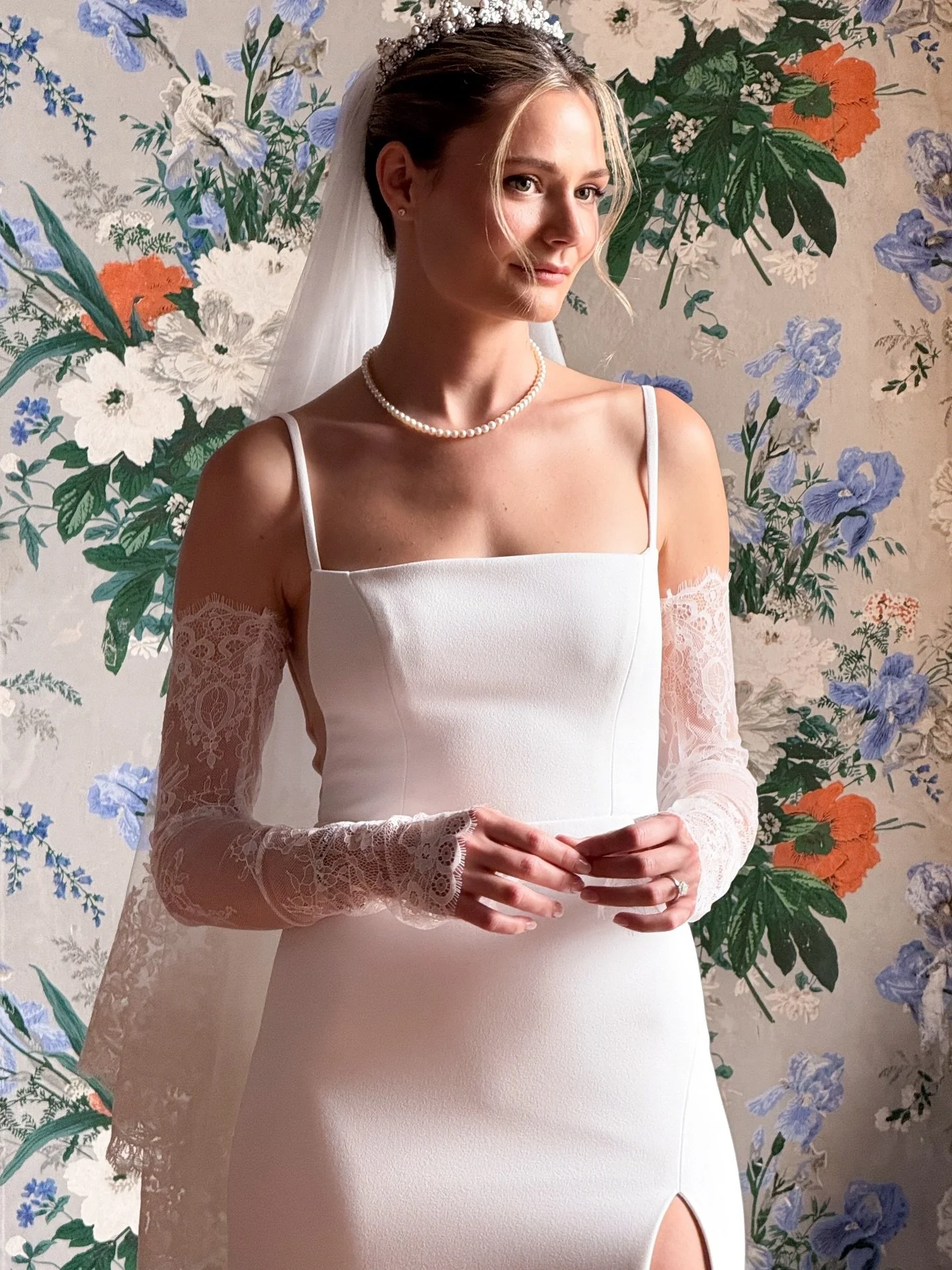 Backstage of Princess Aliz&eacute;e &amp; Brad&rsquo;s wedding 🤍

The team 
Photographer @michael_mannphotography 
Venue @chateaudelabourlie and @chateaudelacoste 
Flowers @poesiedunjour 
Planner @marrymeinfrance