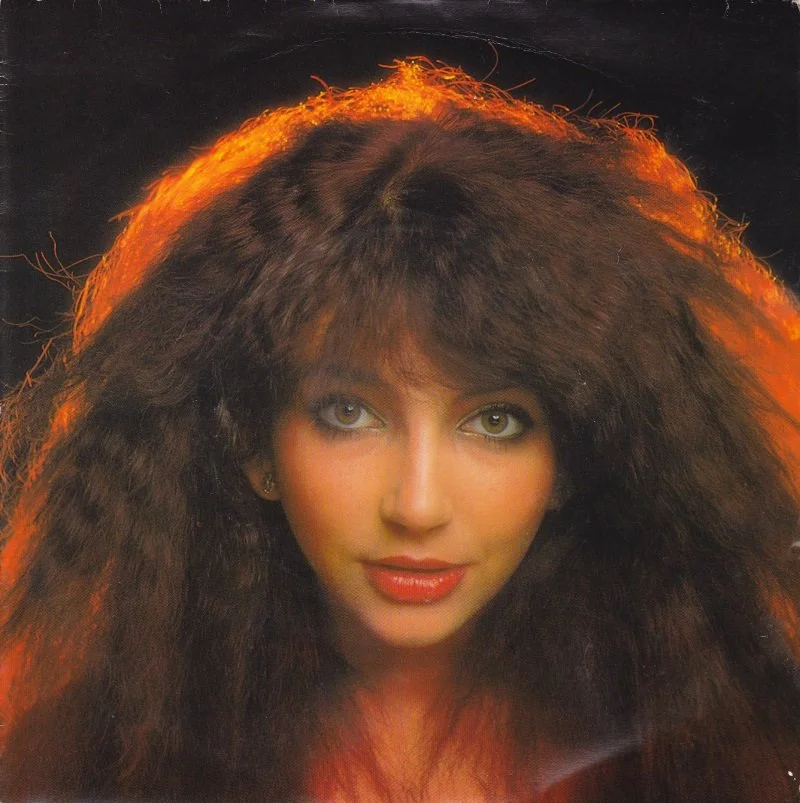 To møter og en telefonsamtale med Kate Bush