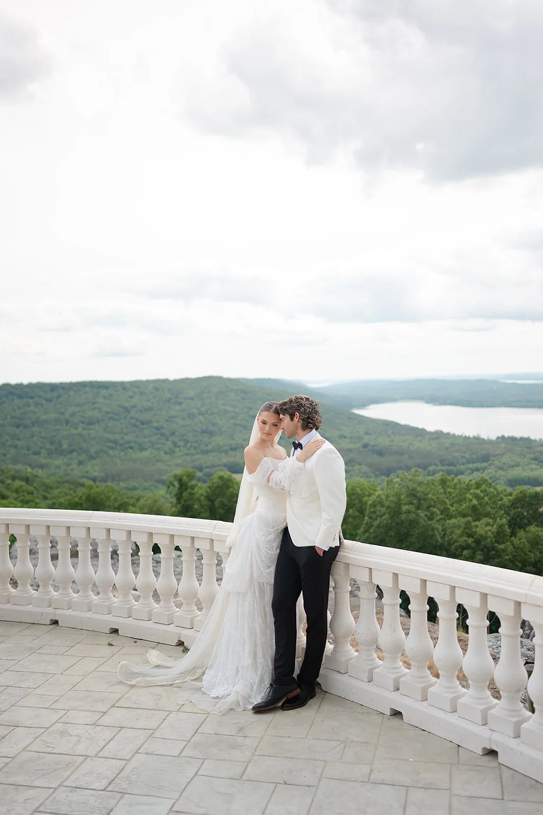 Why Editorial &amp; Documentary Wedding Photography Is the Perfect Balance for Modern Couples