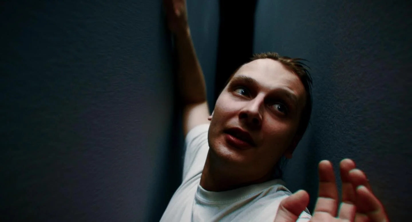 Pretty Affair - Can&rsquo;t Get Away @prttyaffair 

Tehtiin musiikkivideo. Ihmeteltiin, luotiin ja pidettiin hauskaa. T&auml;ss&auml; lopputulos. K&auml;y kattomassa 🕺

Director: Eemil J&auml;rvinen @eemilantonj 
Dop: Riku Niemi @rikuthedop 
Gaffer: