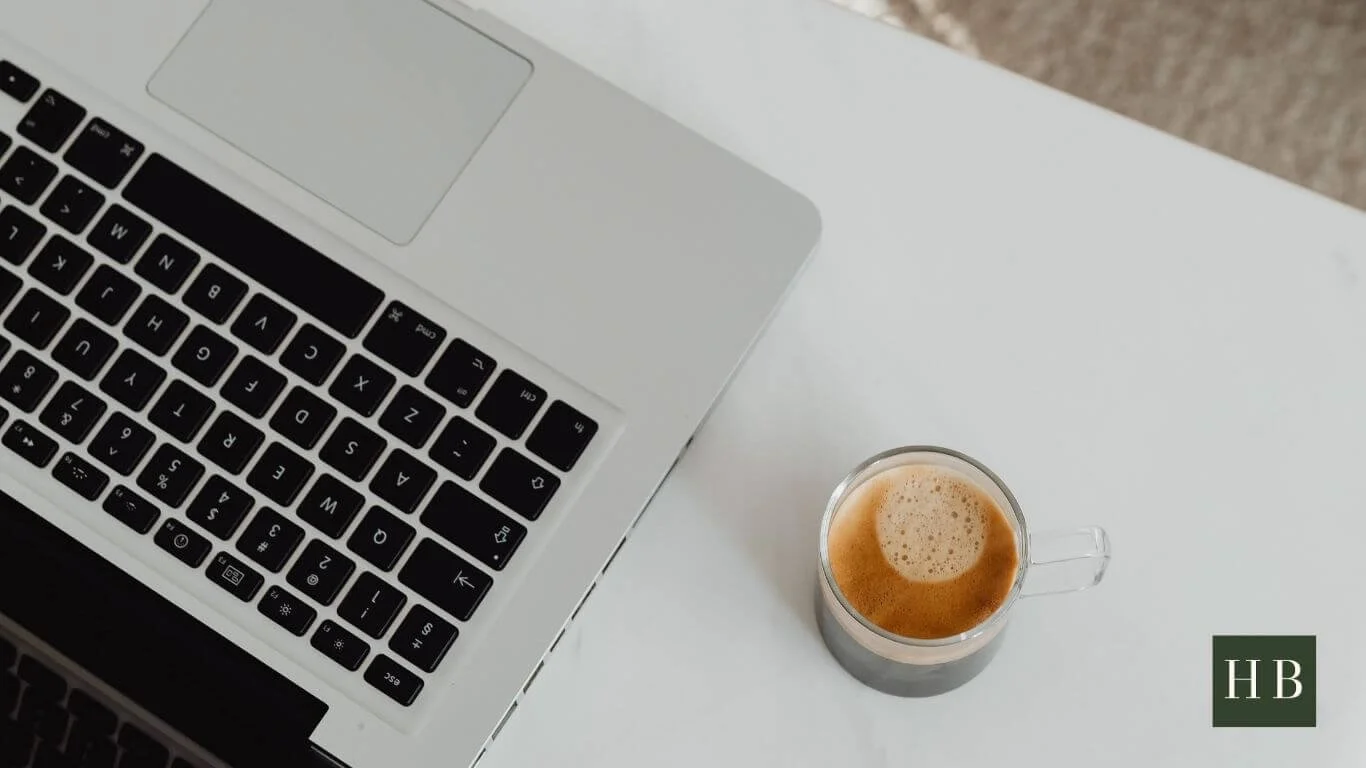 Couple preparing for baby together with partner-inclusive resources