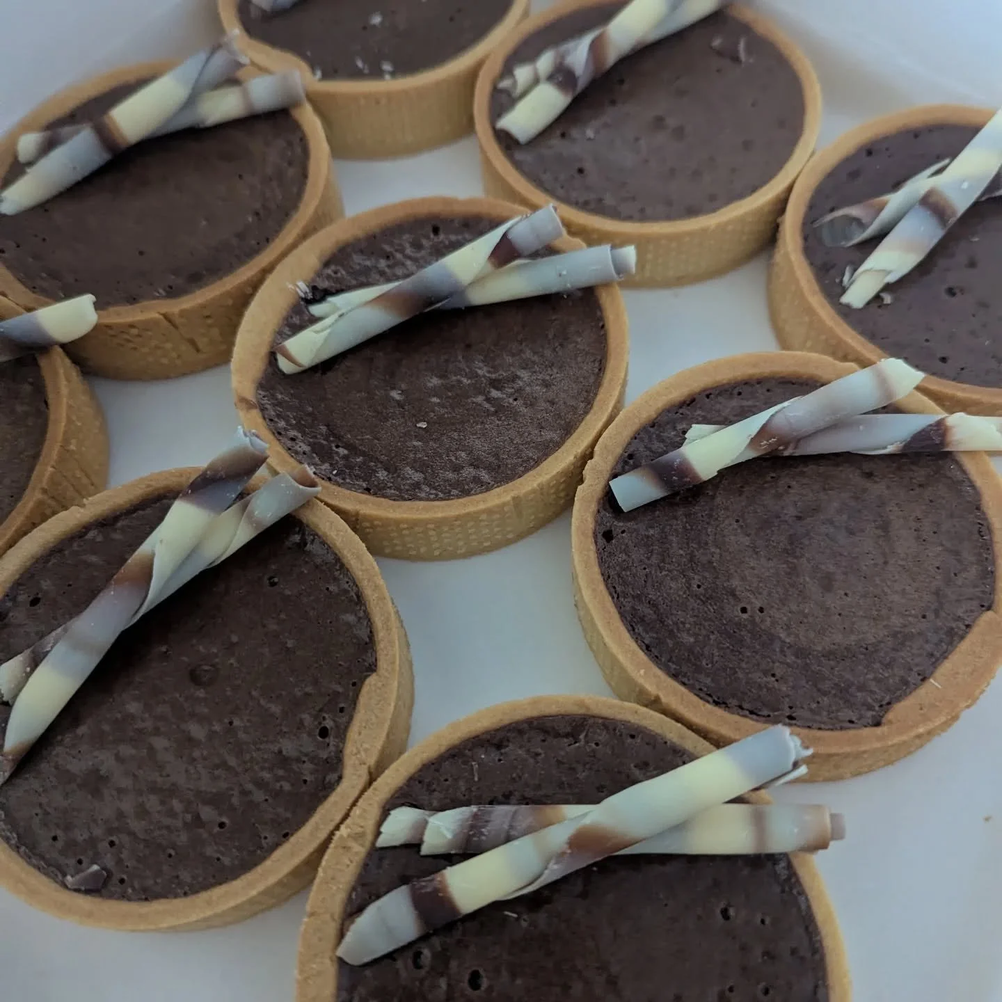 Chocolate mousse tarts 
Indulge yourself in a crisp shortcrust pastry filled with a light chocolate mousse 

#chocolatetart #chocolate #patesucr&eacute;e #norfolk #tart