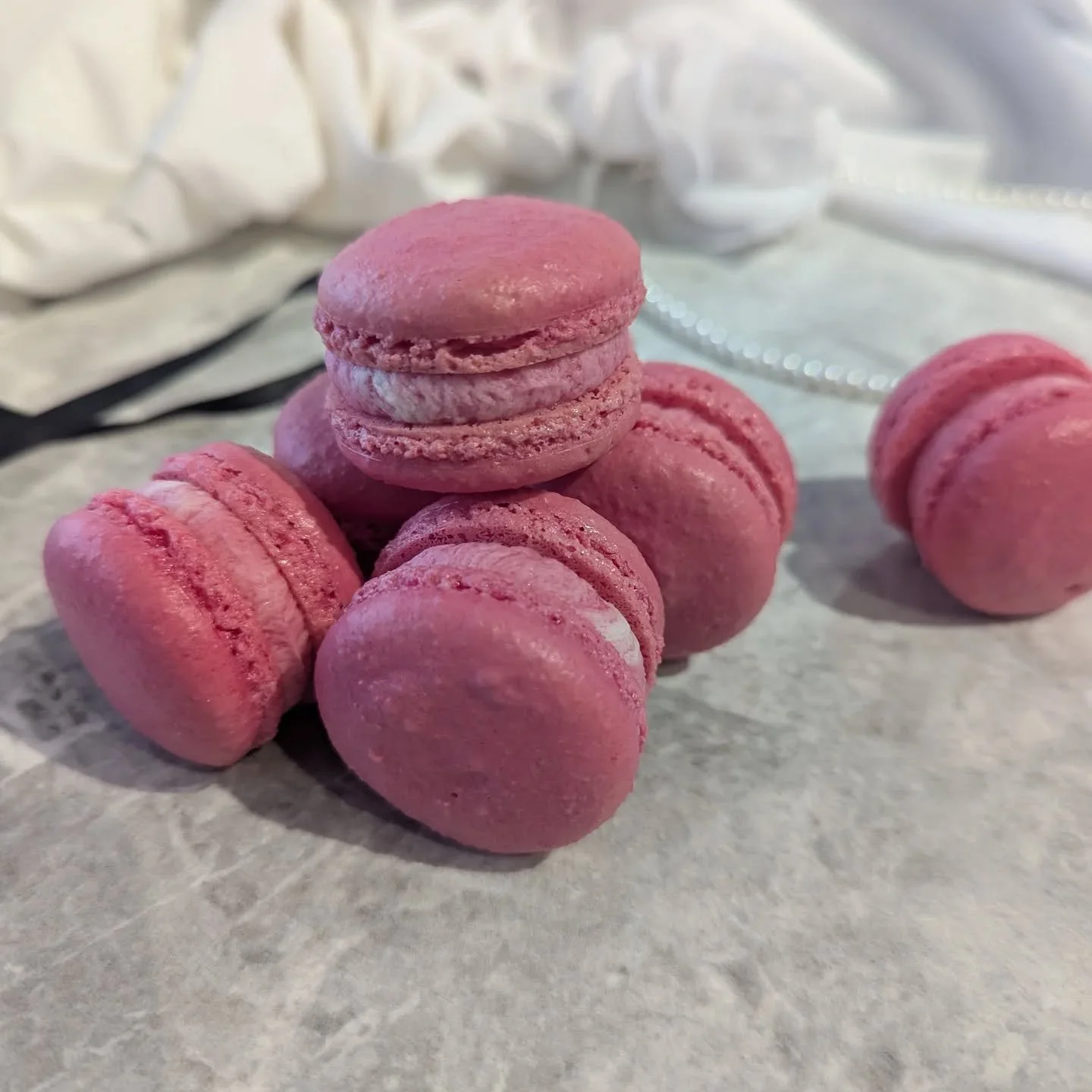 You know what? Why not pre-order a box of macarons from the Bramble Patisserie to sit down and snuggle up to watch bridgerton? Only the creme de la creme for the ton

#bridgerton #ton #macarons #raspberry #patisserie