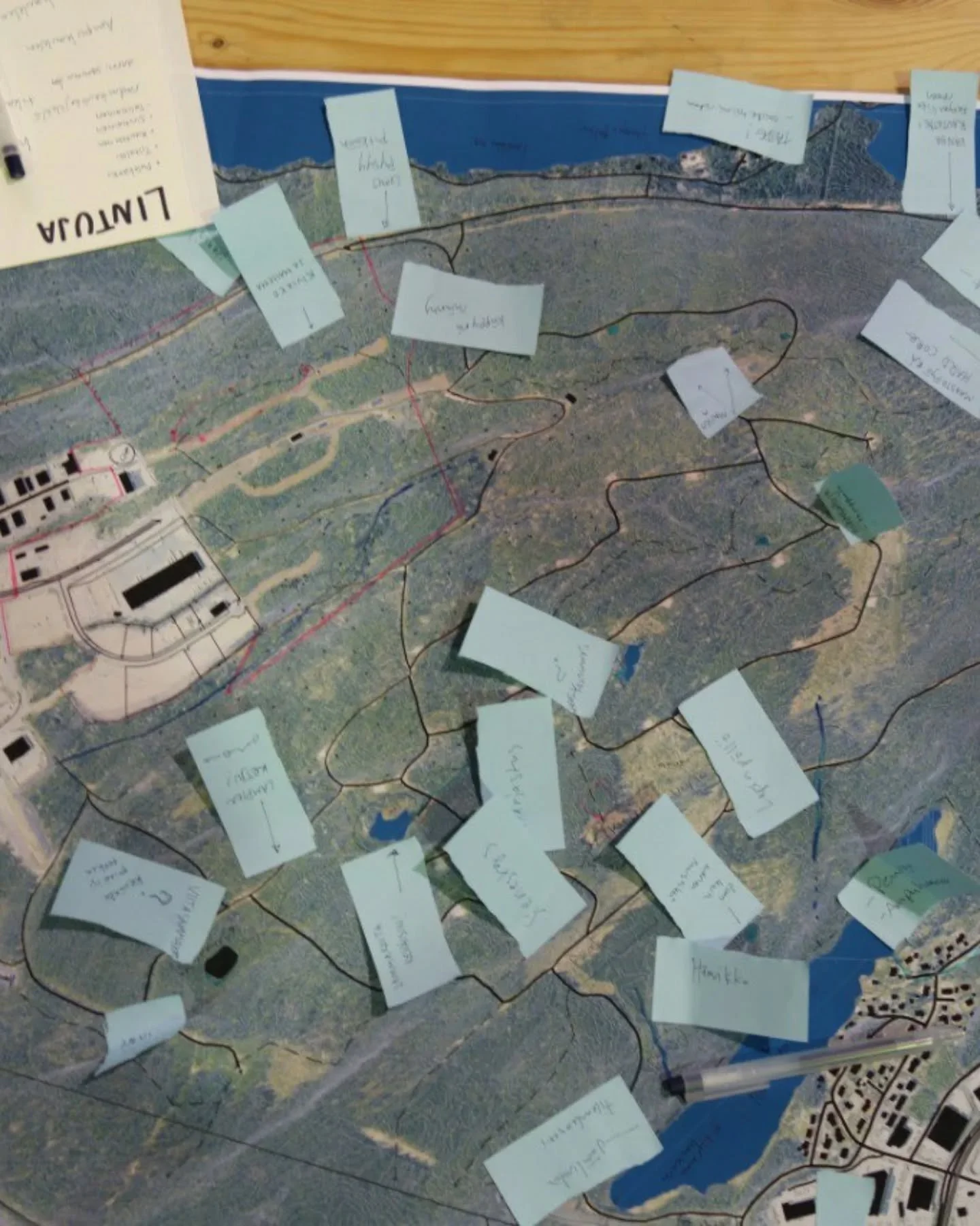 Kuopiossa j&auml;rjestettiin viime viikolla hankkeen ensimm&auml;inen ty&ouml;paja. Paikalle oli ker&auml;&auml;ntynyt  joukko paikallisia pohtimaan Pienen Neulam&auml;en vaihtoehtoista tulevaisuudesta. Suurkiitos kaikille osallistujille!