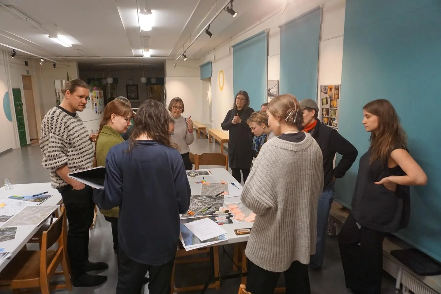 Kiitos kaikille maanantaina Kumpulan vaahteramets&auml;n vaihtoehtokaavan ty&ouml;pajaan osallistuneille! 🍁

Kokoonnuimme yhteens&auml; 18 osallistujan kanssa Kumpulan kyl&auml;tilaan 9.3.2026 keskustelemaan vaihtoehtokaavasuunnitelmasta ja ideoimaa