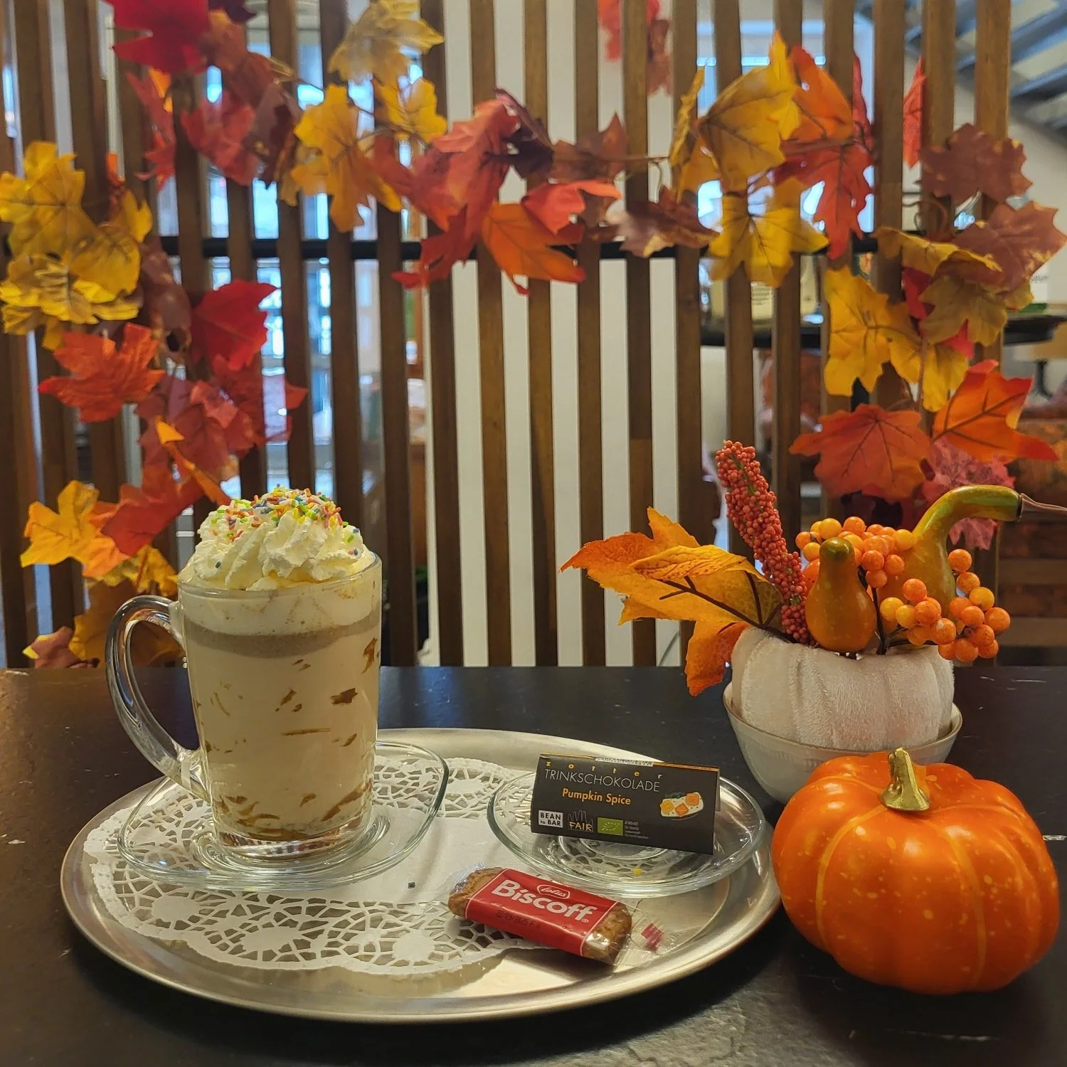 Viel war los dieses Wochenende bei uns &quot;zum Plauscherl&quot;, ein lustiges Pubquiz, eine tolle leise Ausstellungser&ouml;ffnung und wir konnten unser Kindereck ein bisschen zusammen r&auml;umen und haben schon einen Plan wie wir es noch kuscheli