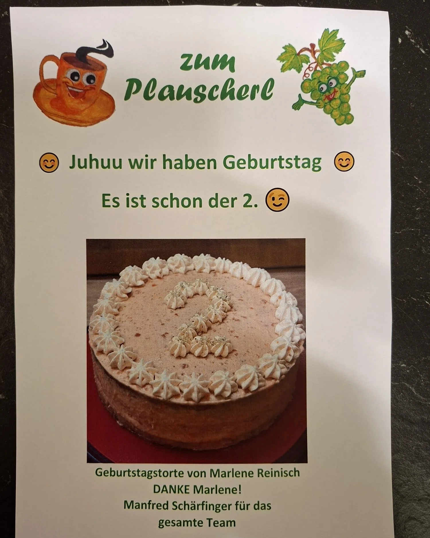 Liebe Freunde ihr k&ouml;nnt euch gar nicht vorstellen wie sehr wir uns gefreut haben, dass soviele mit uns zu unserem Geburtstag angesto&szlig;en haben!

Trotz der kurzfristigen Ank&uuml;ndigung war das Caf&eacute; voll von 13:00 bis 21:00 Uhr!

Ihr