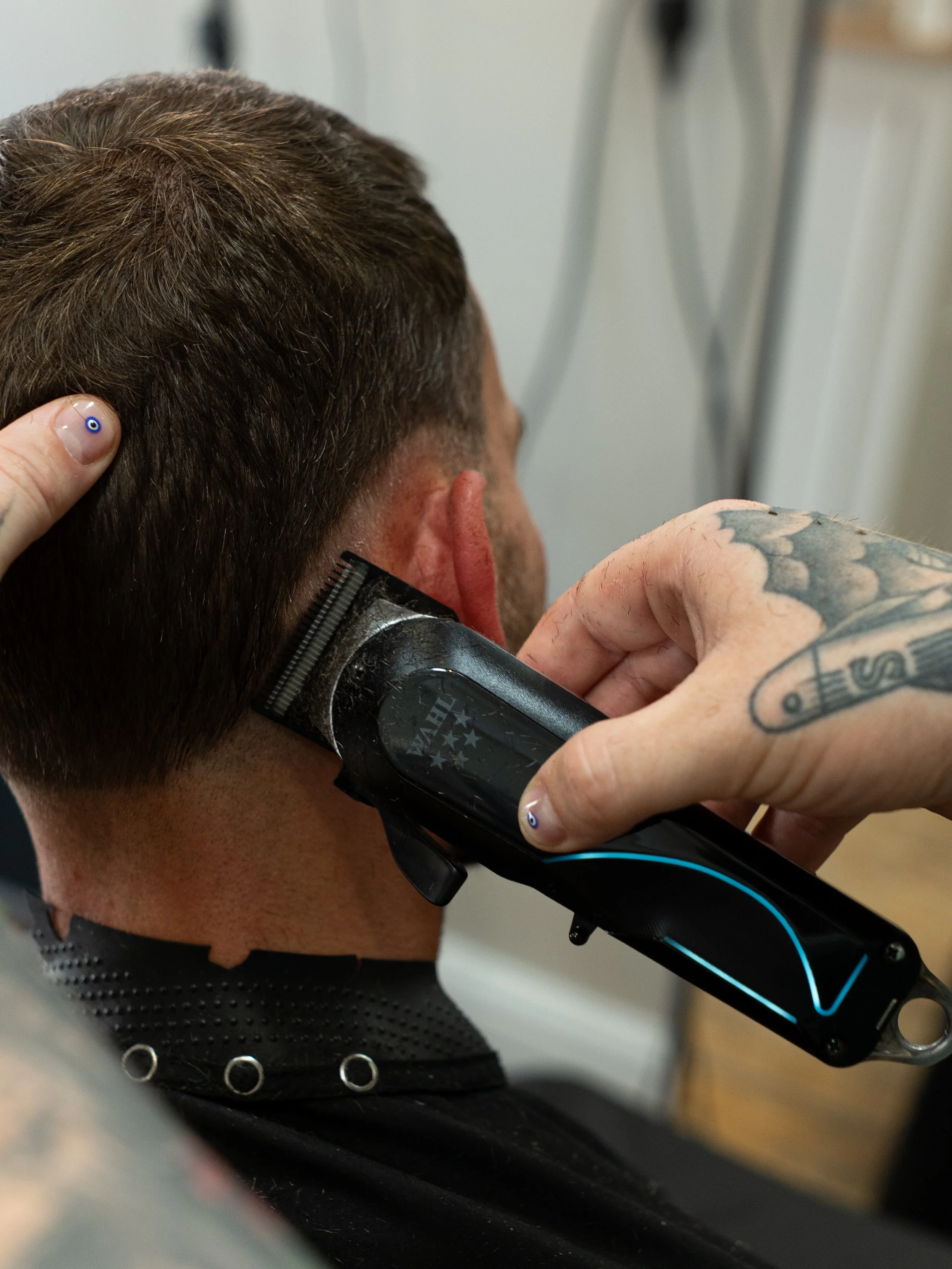 Is the @wahlprouk Senior 2.0 the best Wahl clipper we have seen? Its heavy but its powerful ⚡️If you disagree what you think beats it?