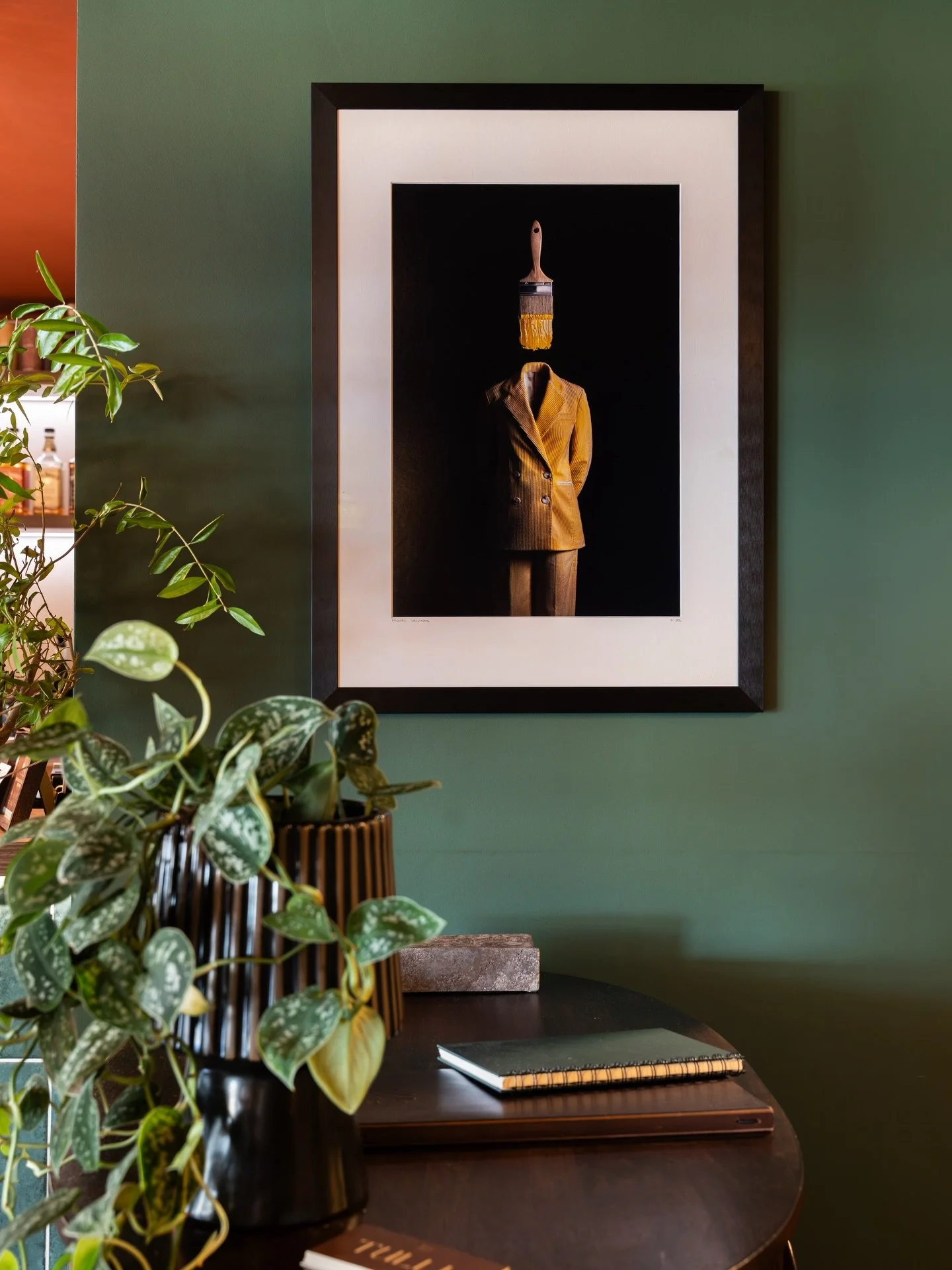 &Eacute;veiller les sens &amp; capter le regard avec l&rsquo;&oelig;uvre de Miguel Vallinas &laquo;&nbsp;Ceci n&rsquo;est pas la brosse d&rsquo;un peintre&nbsp;&raquo; 👨&zwj;🎨 🌱

#tulli #tullirestaurant #clisson #clissontourisme #art #artphoto #ar