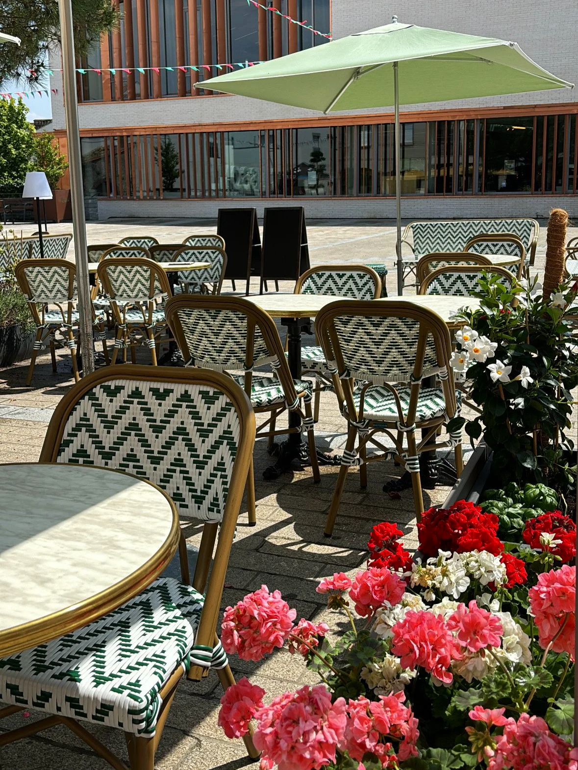 Restaurant terrasse ensoleillée Clisson