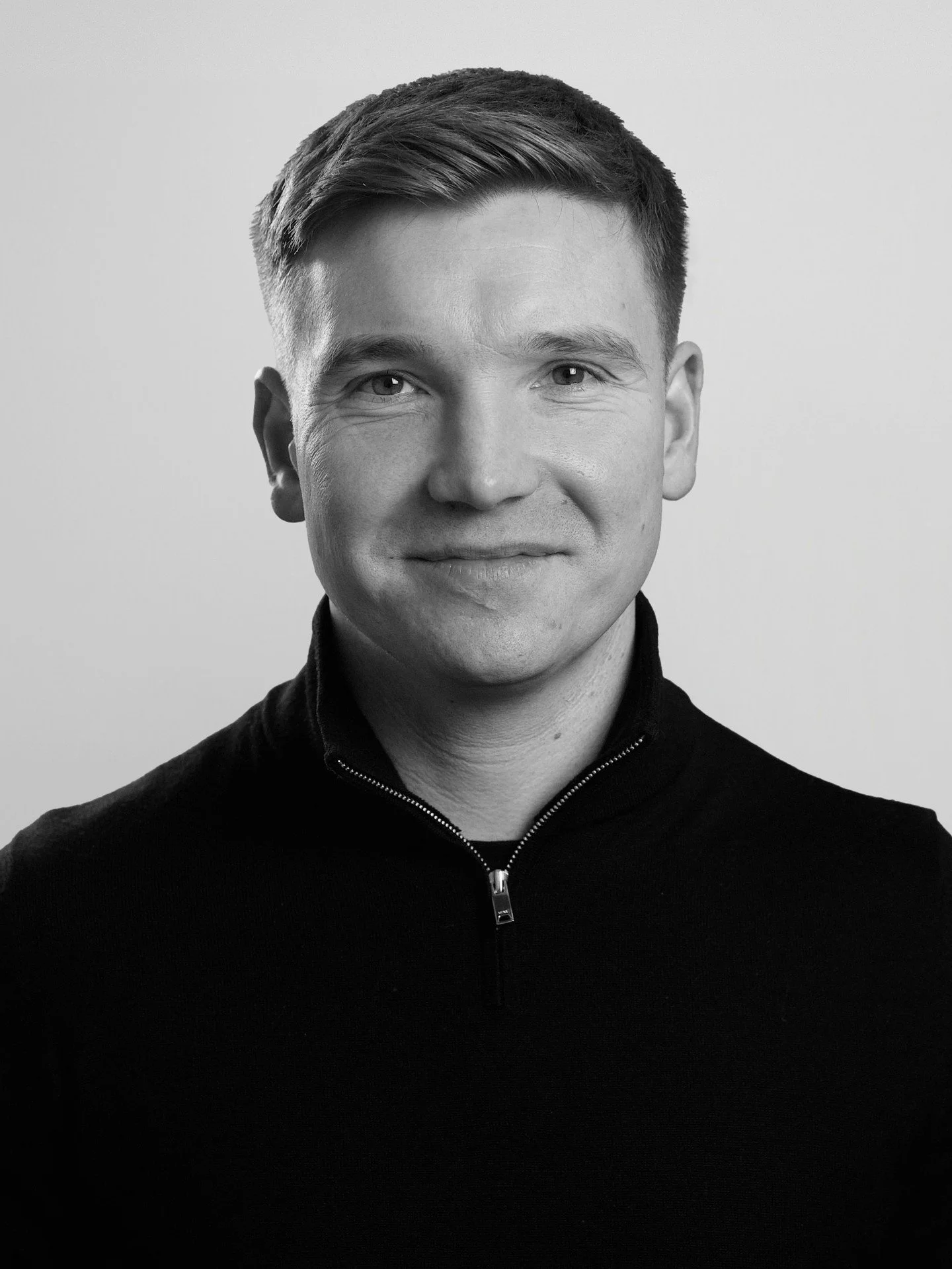 Meet Charlie, our Site Manager 👋 

With over 7 years of experience in the construction industry, Charlie has gained extensive experience from previously working as a Contracts Manager for a carpentry company. Charlie takes pride in delivering high-q