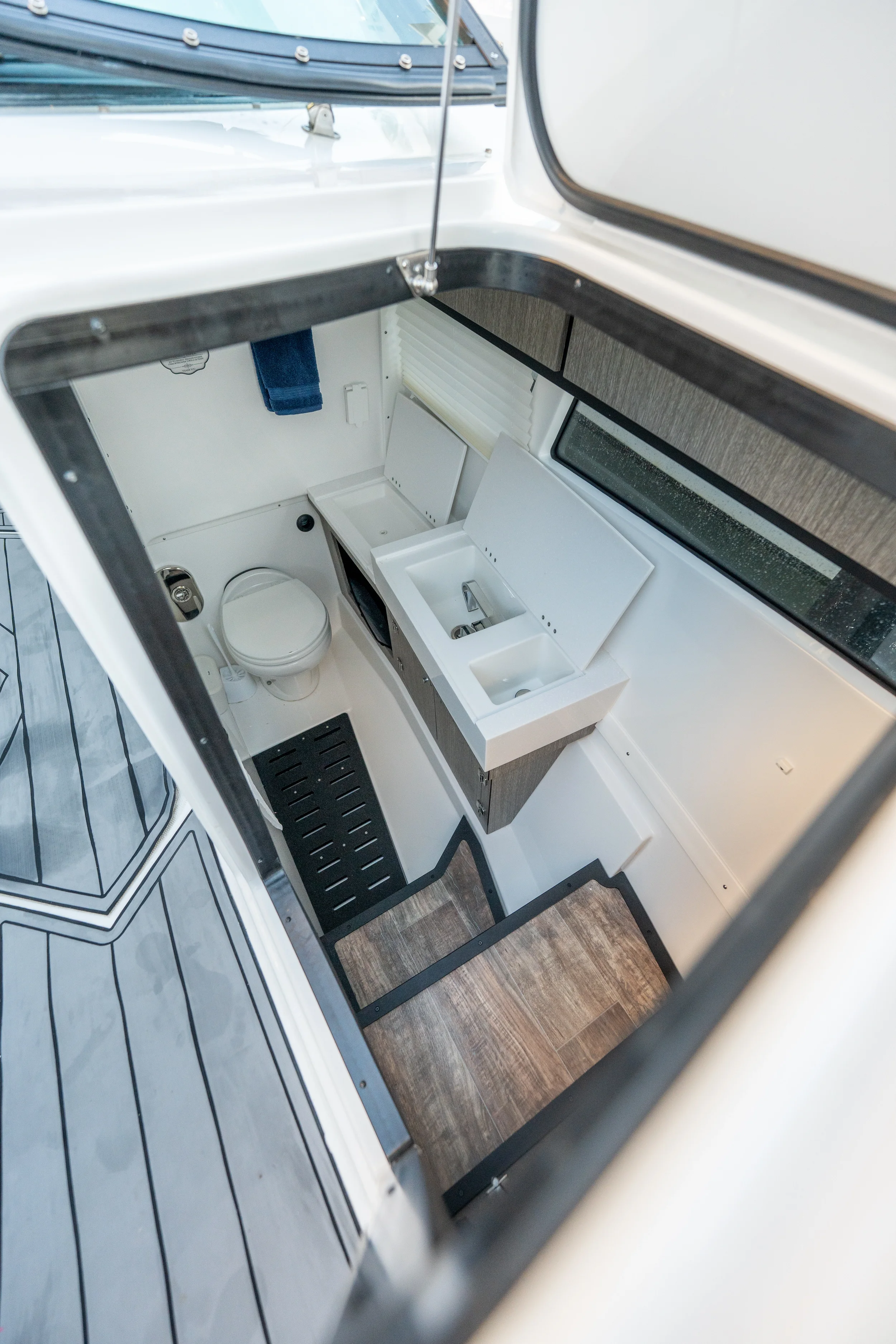 Copy of happy hour photos 11425-31.webp