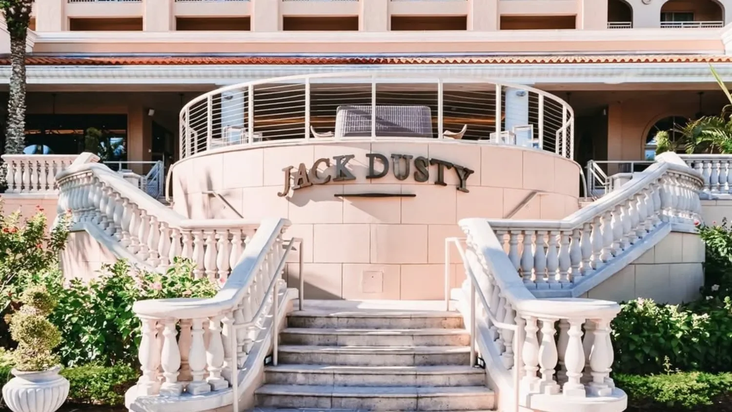 things to do in Sarasota – The Jack Dusty Sarasota – Upscale indoor lounge and fine dining at The Jack Dusty Sarasota.