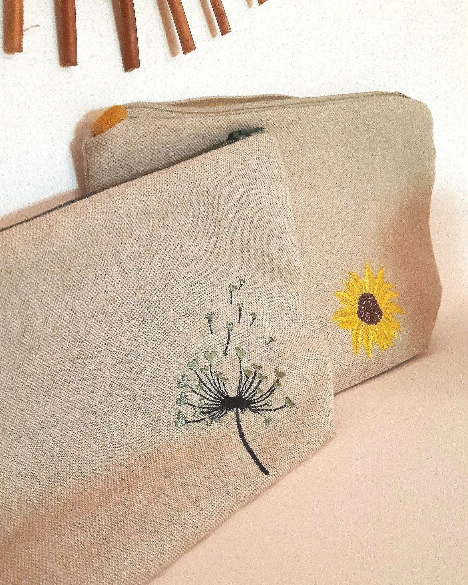 Bout de ficelle - Couture - pochette brodee.jpg