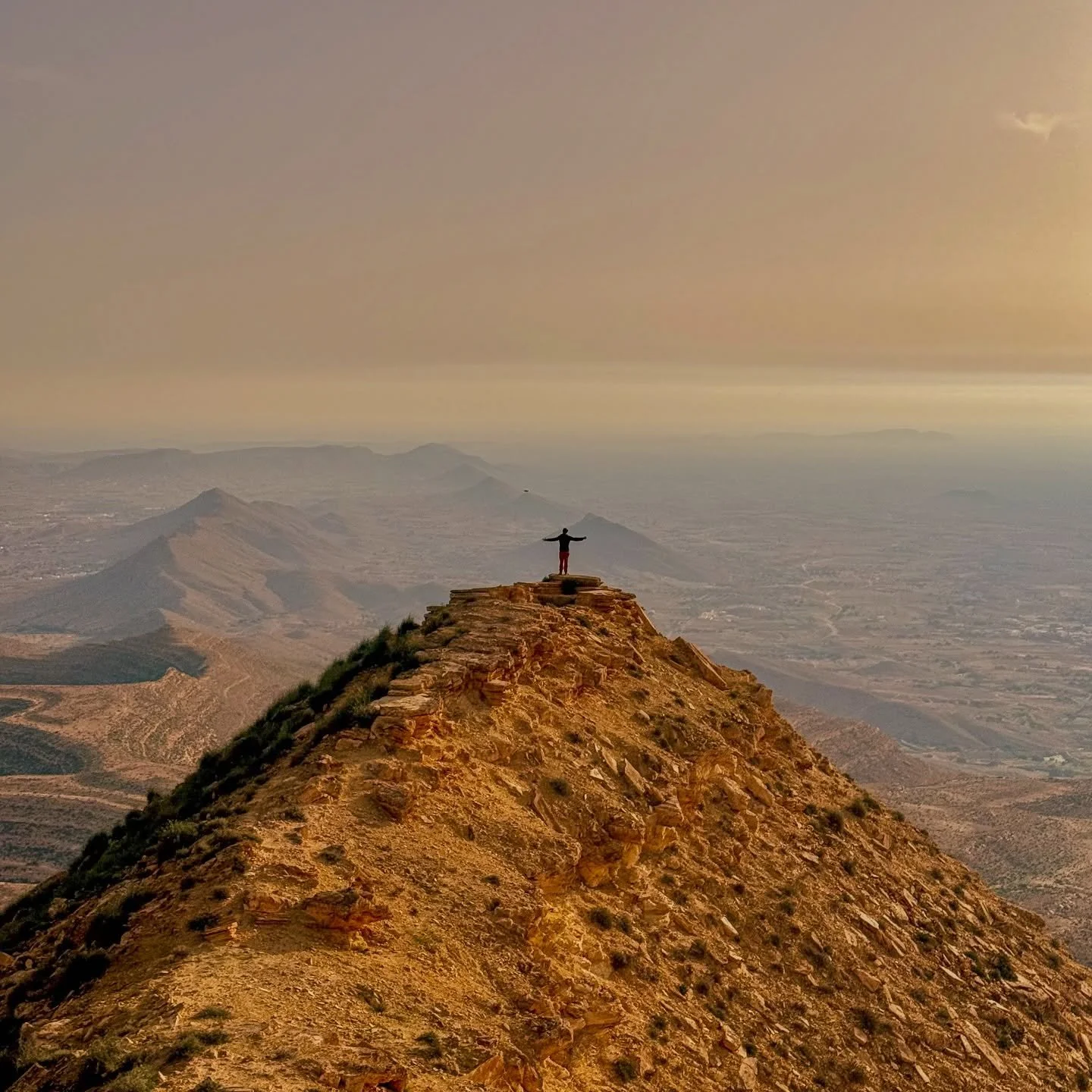 Visiter le Djebel DAHAR dans le sud tunisien 🥲

Tu connais cet endroit et les belles randonn&eacute;es qu&rsquo;on peut y faire ?
@dahardestination 
@destination_durable_tunisie 

#lebaroudeurgourmand #jbeldahar