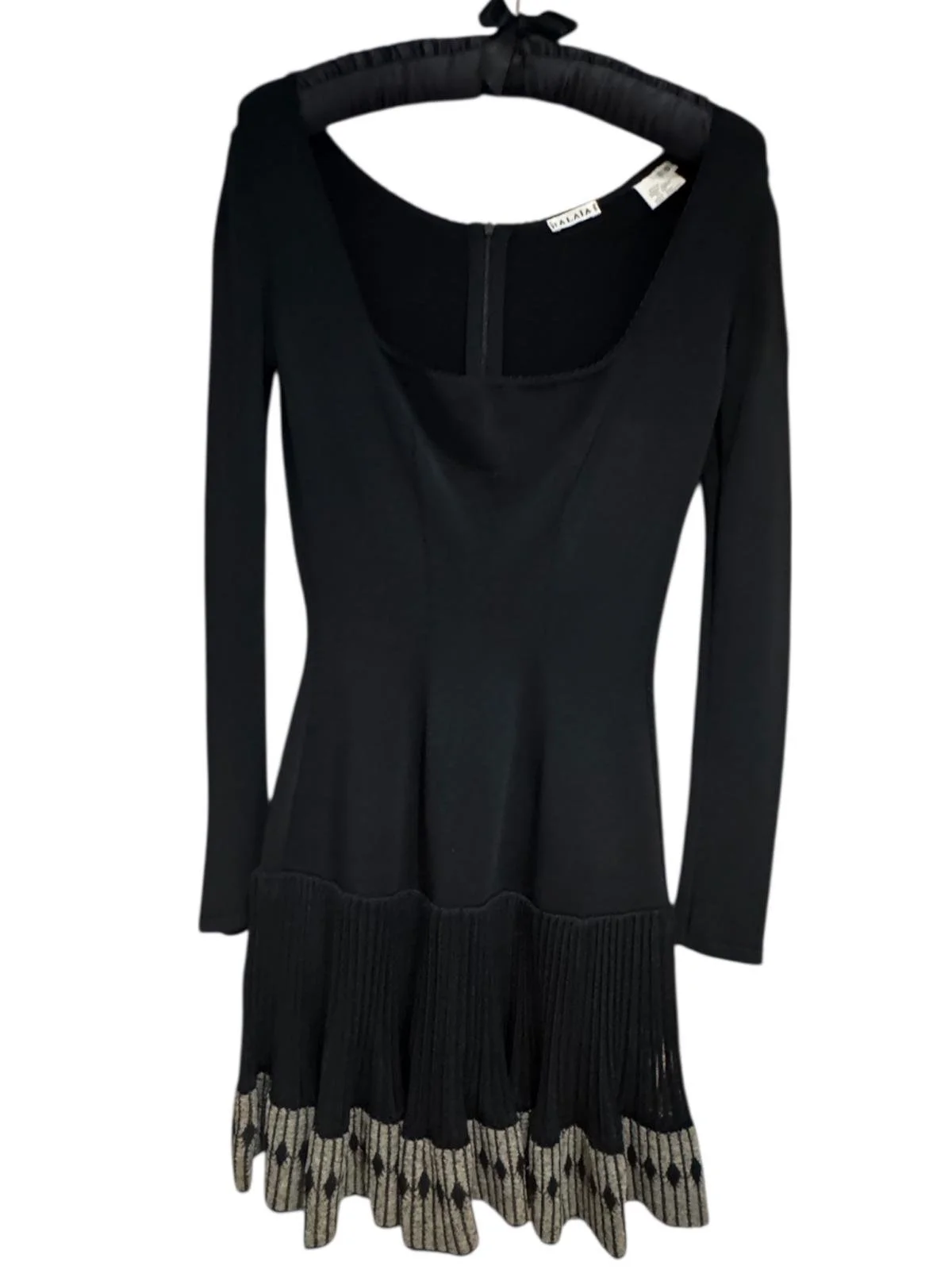 Robe courte en tricot noir « Azzedine Alaia »