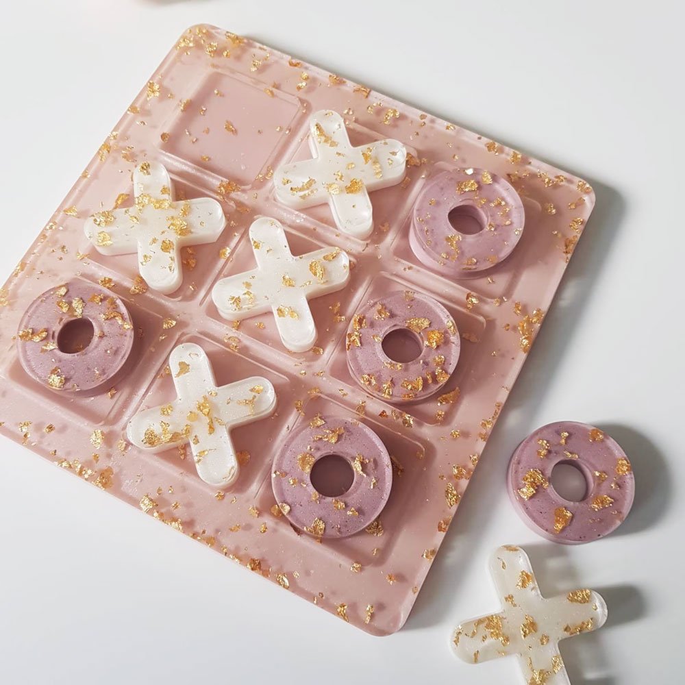 Janice-Rachel-Resin-Art-Tic-Tac-Toe-in-Pink.jpg