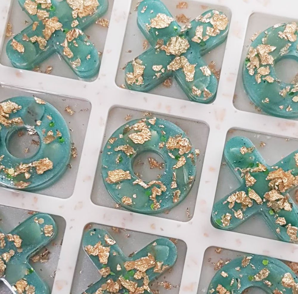 Janice-Rachel-Resin-Art-Tic-Tac-Toe-in-Teal-Green-close-up.jpg