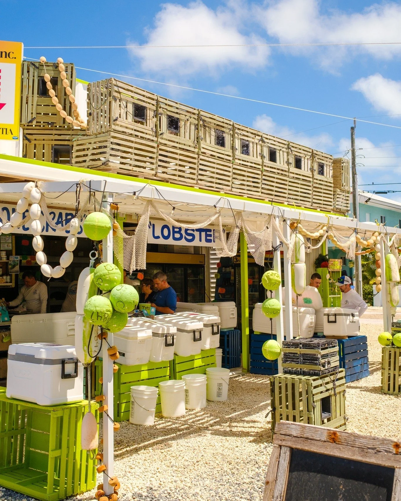 Mother&rsquo;s Day weekend is almost here &mdash; and we&rsquo;ve got everything you need to spoil mom the Florida Keys way 💐🦀 

From fresh seafood to all the extras, we&rsquo;re your one-stop shop for creating the Mother&rsquo;s Day meal of her dr