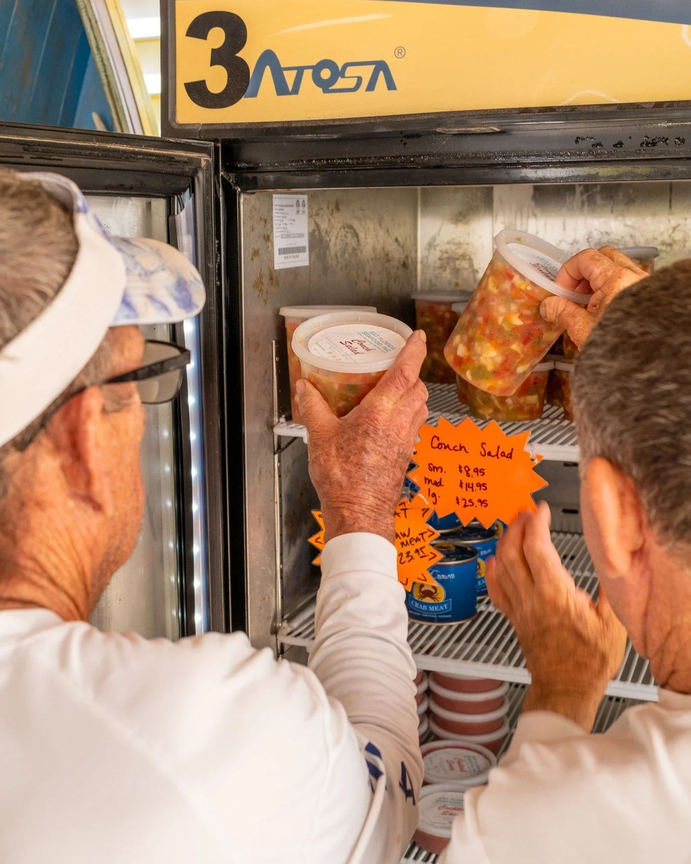 It&rsquo;s sandbar season ☀️🌊 and we&rsquo;ve got everything you need for the perfect day on the water! 

Swing by the market and load up on our signature sandbar snacks &mdash; the locals&rsquo; favorite fish dip, fresh conch salad, and our house c