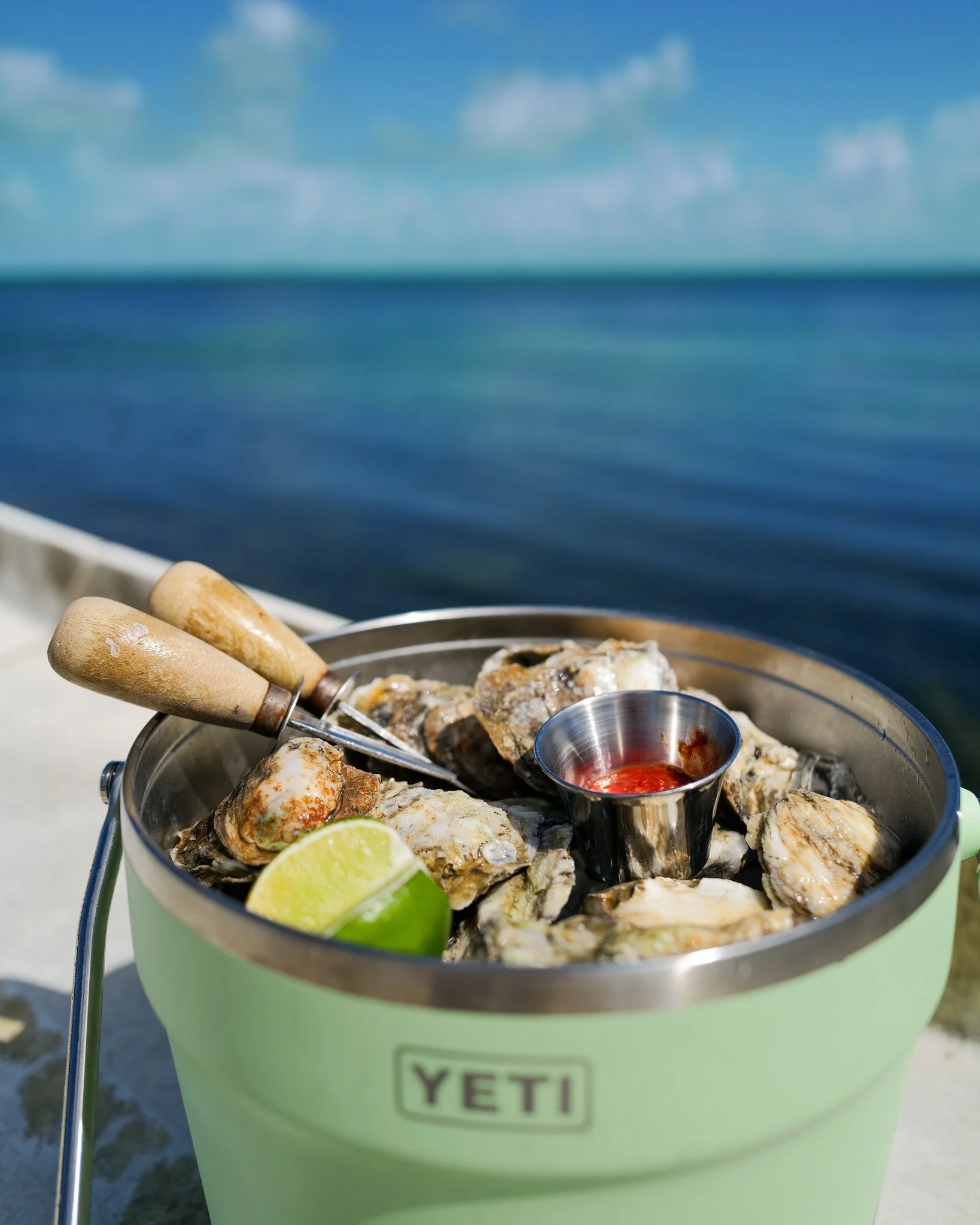 Oceanside, bayside or dockside&ndash;there's no bad place to enjoy fresh @evergladesoysters.

Stop by the market to stock up!

#EatFloridaSeafood #FromTheOceanToYourPlate