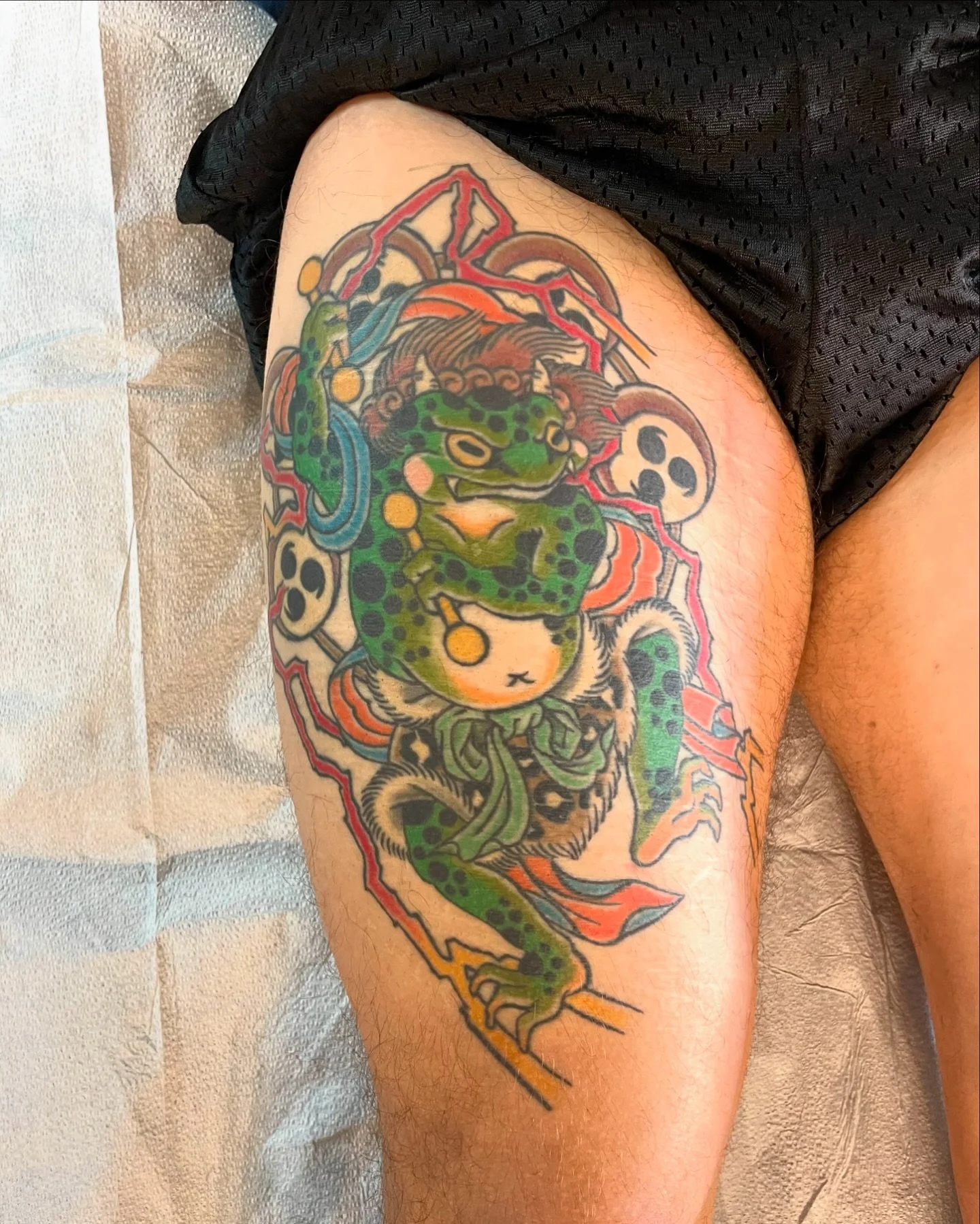 Scar corver up year later healed, and new project for Frog Fujin in progress🐸
Tattooed by @meta_tattooer 

For booking 
hello@yanagitattoo.com

#tattoos #corveruptattoo #scarcoverup #scarcorveruptattoo #colortattoo #frogtattoo #oneshottattoo #texast