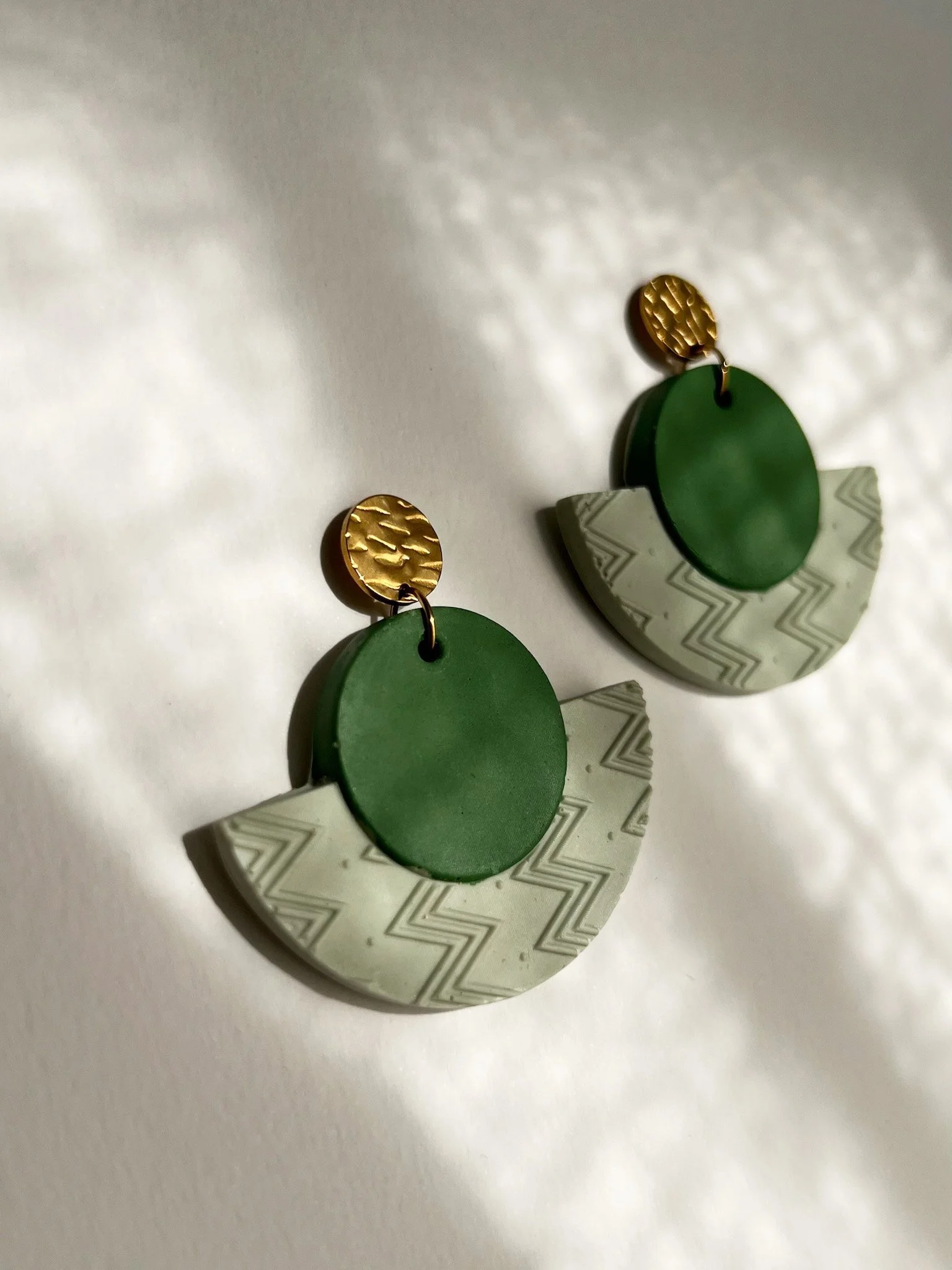 handmade jesmonite green earring made in berlin, gift for women