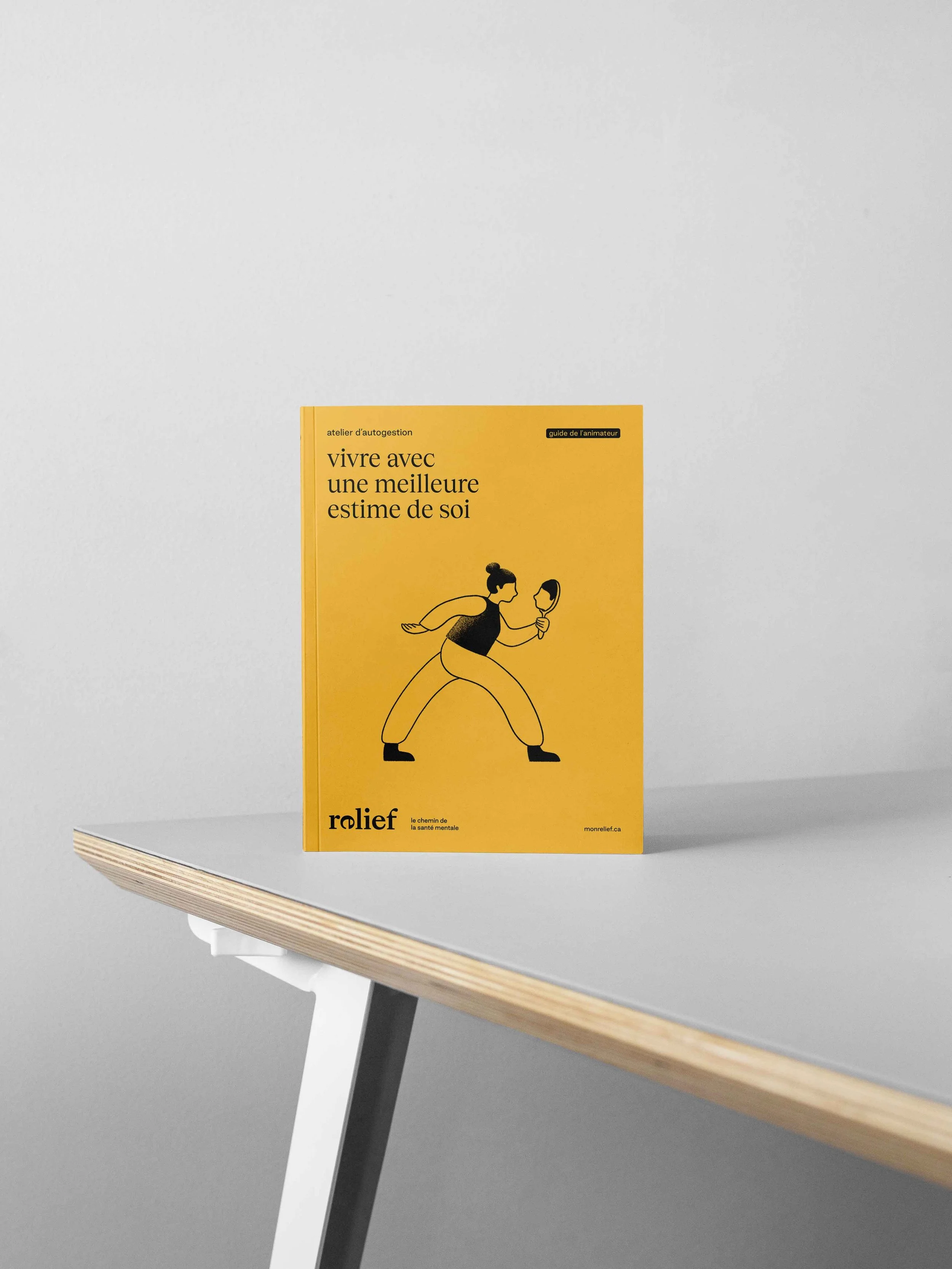 Photo du livre Vivre avec une meilleure estime de soi sur l’estime de soi et le développement personnel.