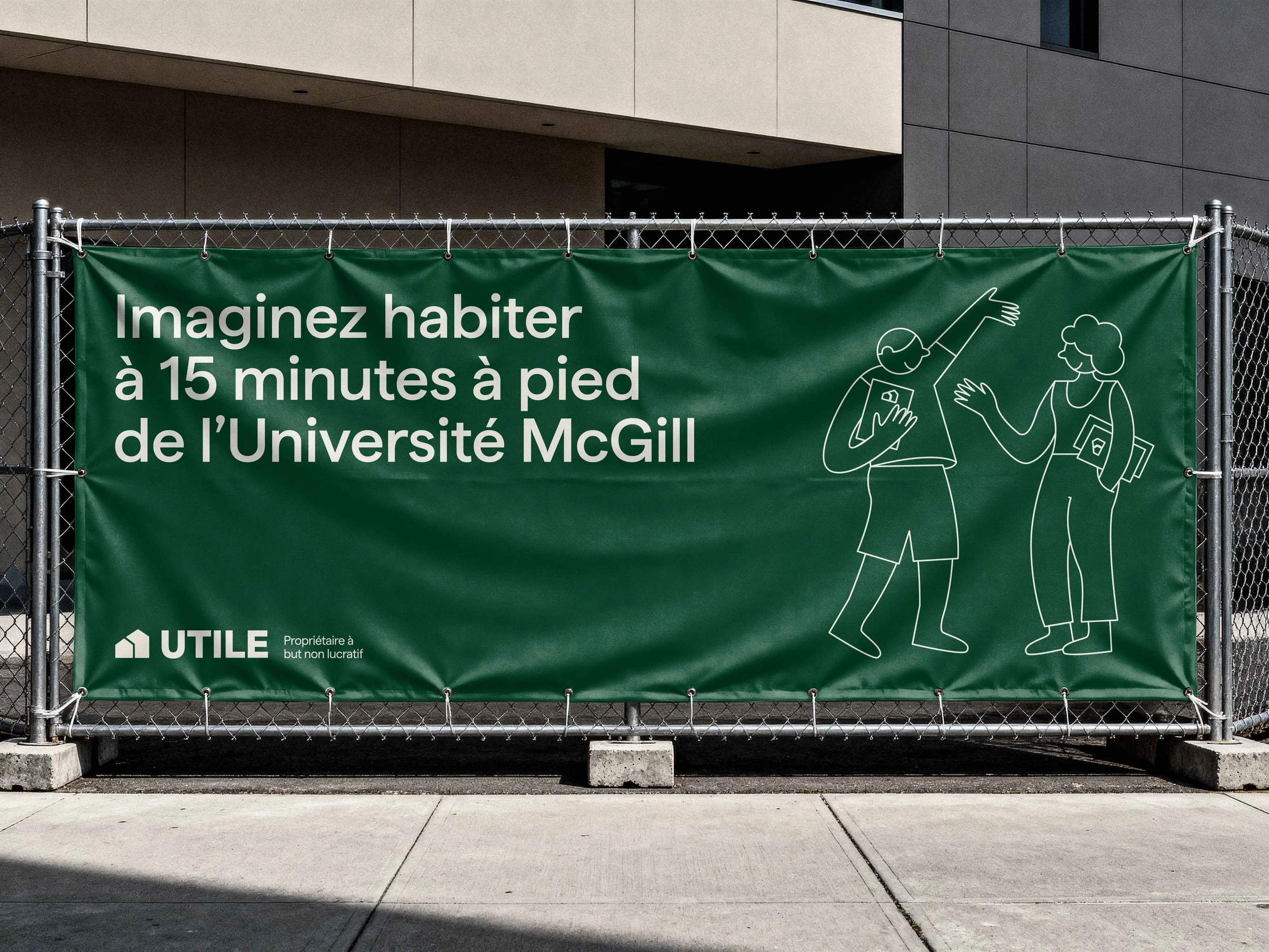 Affiche urbaine indiquant 15 minutes à pied de l'université McGill