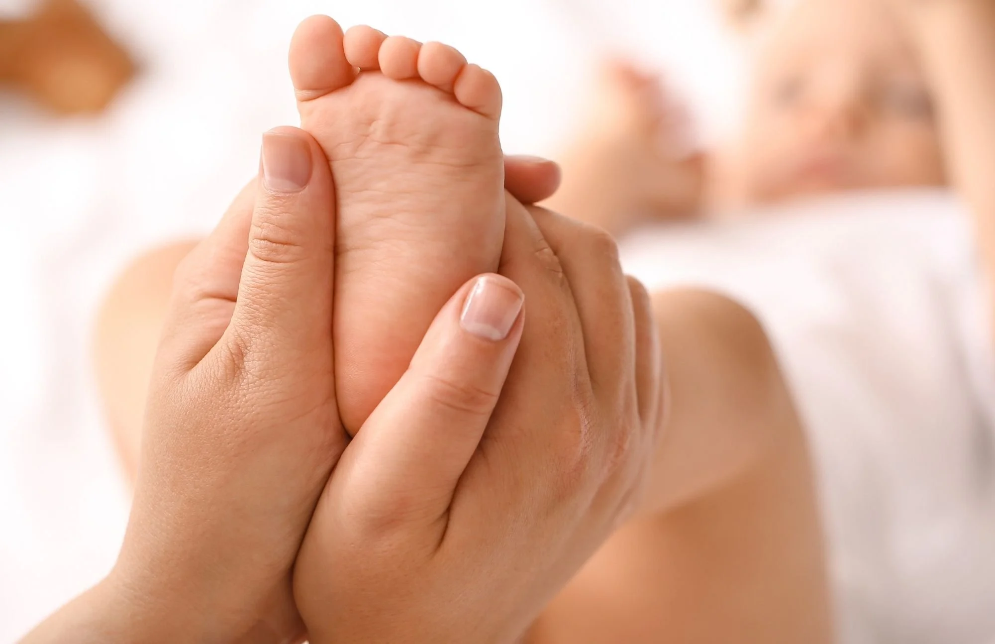 Comment et pourquoi intégrer les échanges de massages dans votre routine familiale