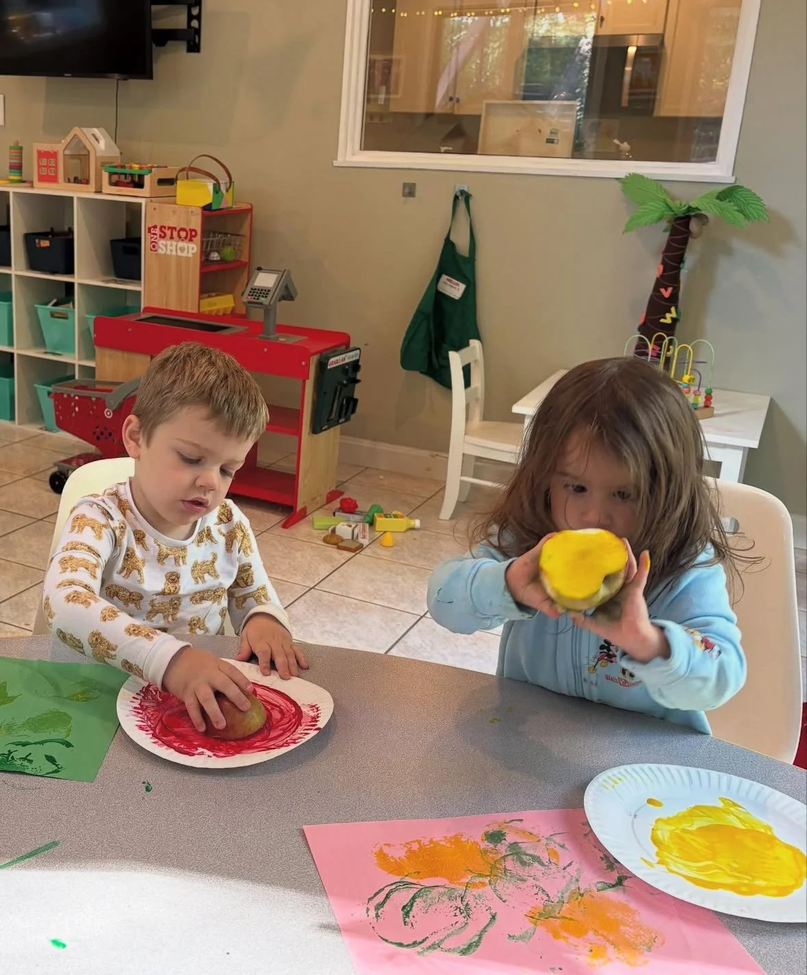 Art is an every day activity at Little Generals Academy. We love to explore different items to create art and here we used apples!