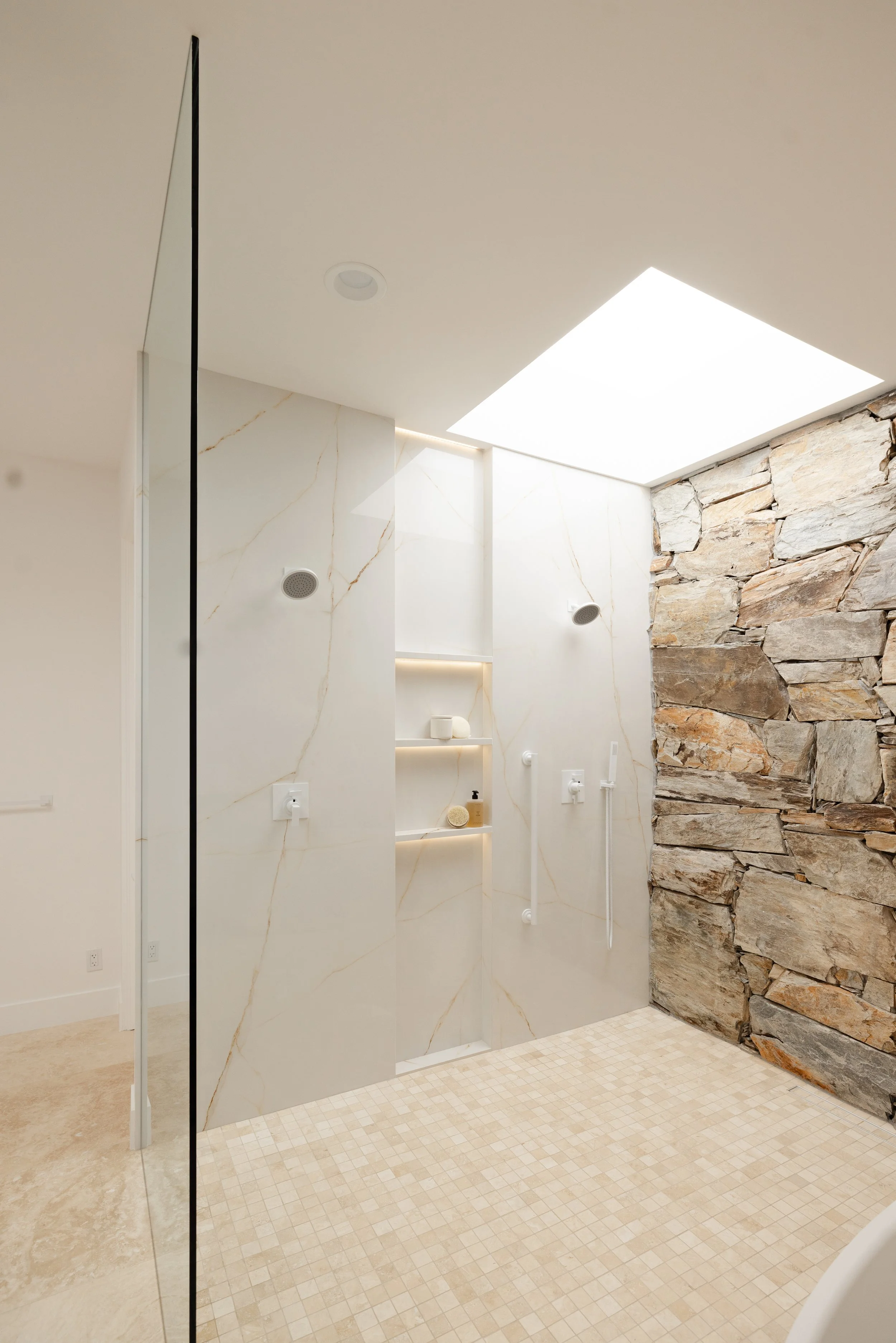 70255ThunderbirdRoad01626.jpg