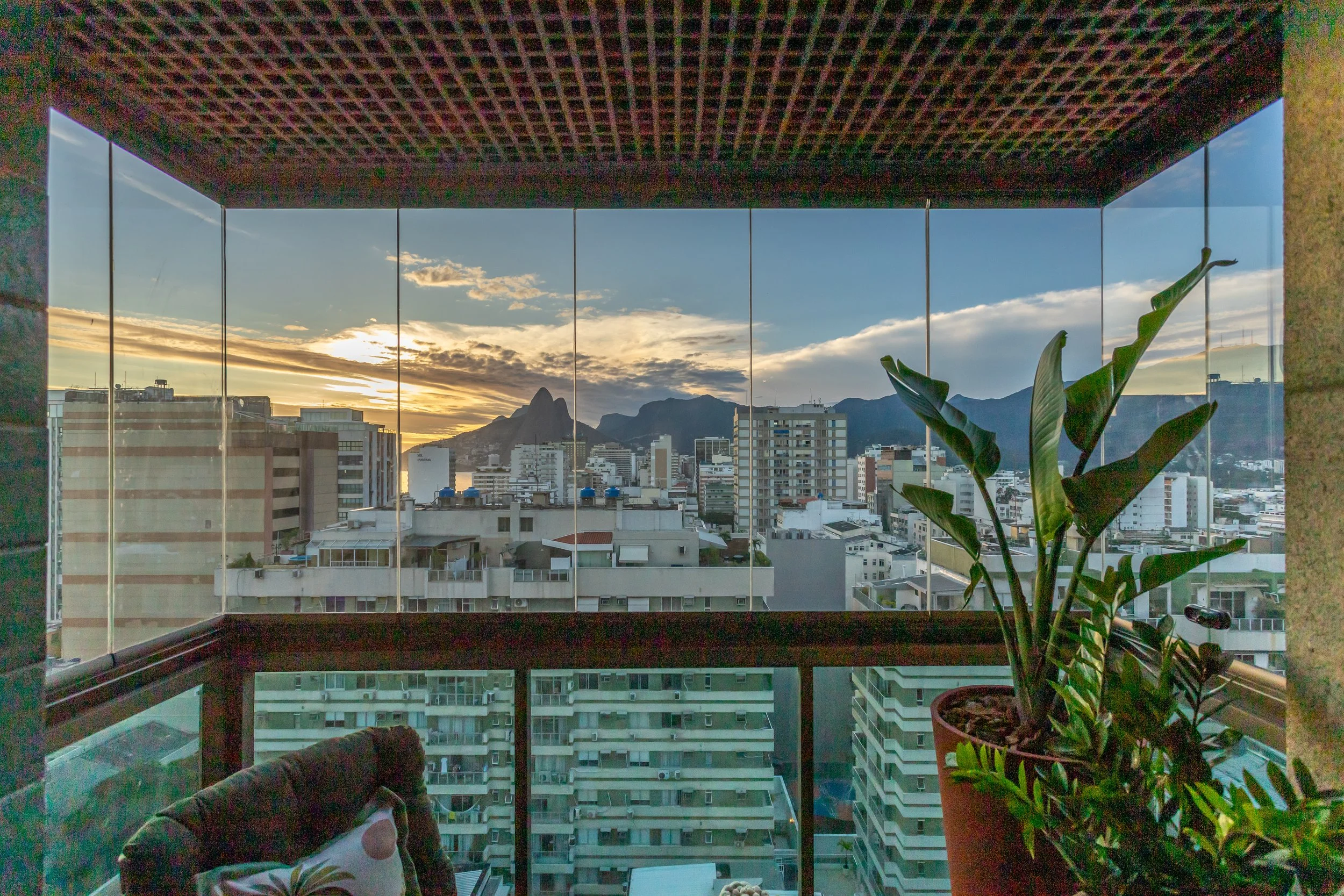 APTiffanys_Ipanema_Airbnb-113.jpg