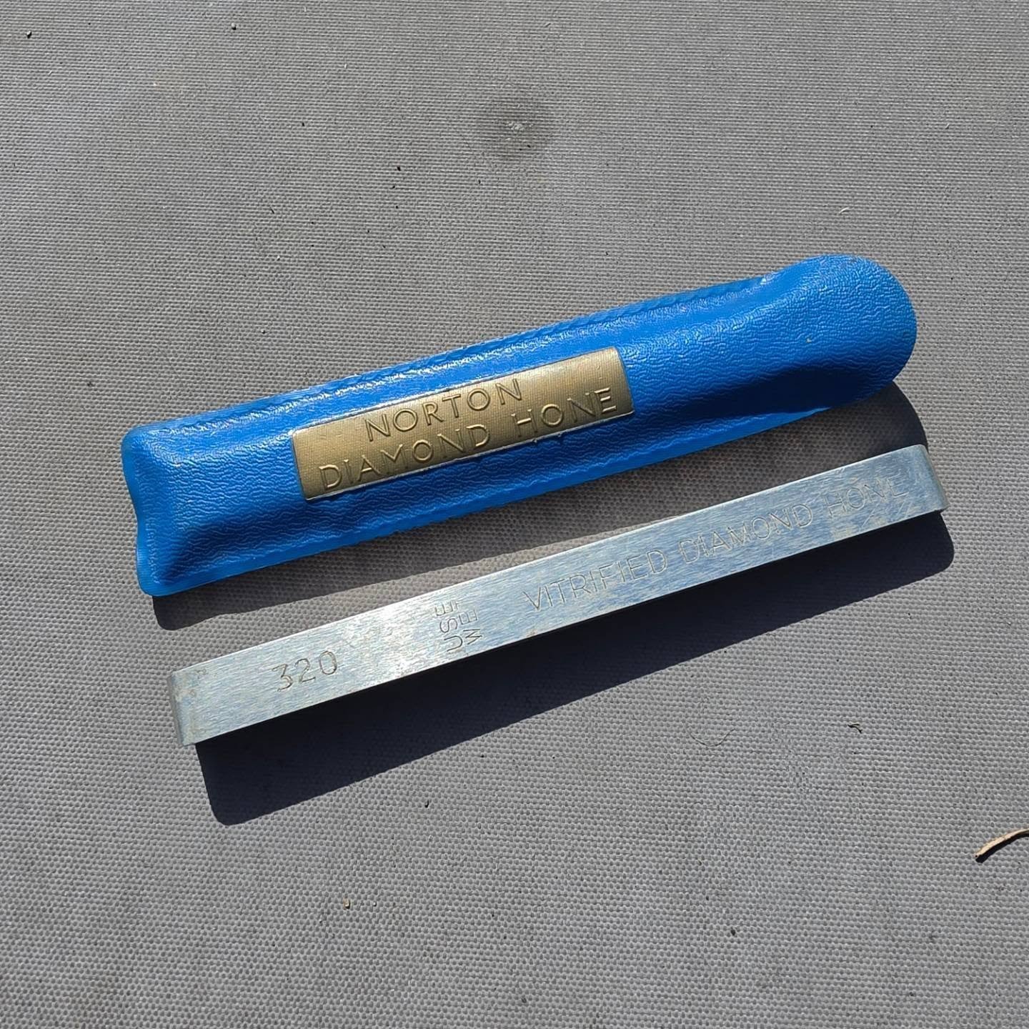&pound;2 car boot sale find. Norton Abrasives 320 grit Vitrifoed Diamond Hone. A lovely little honing stone, ideal for pocket knives. Not for sale, im keeping this one