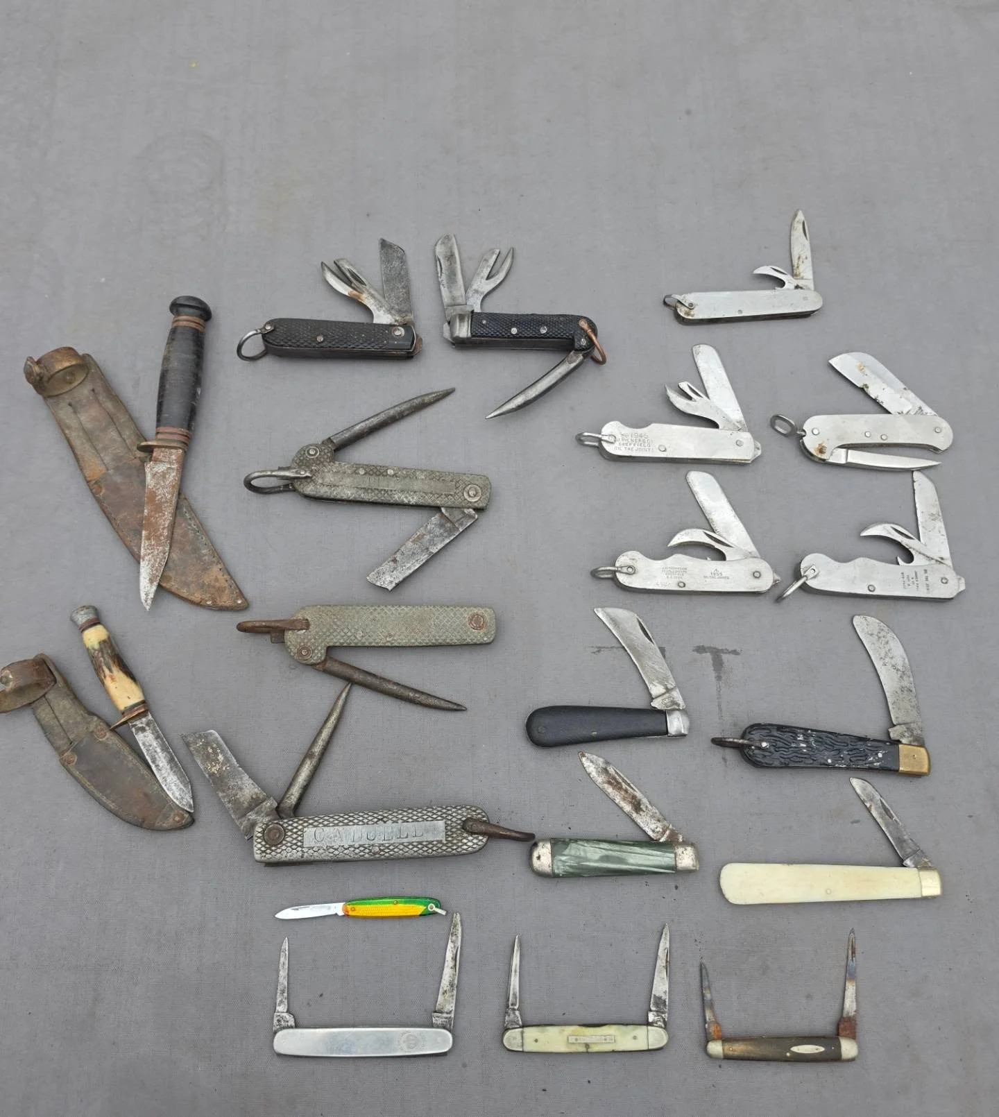 Some of the knives I have found in tool boxes over the last few years. Some of the jack knives are WW2 and date stamped with a crows foot.