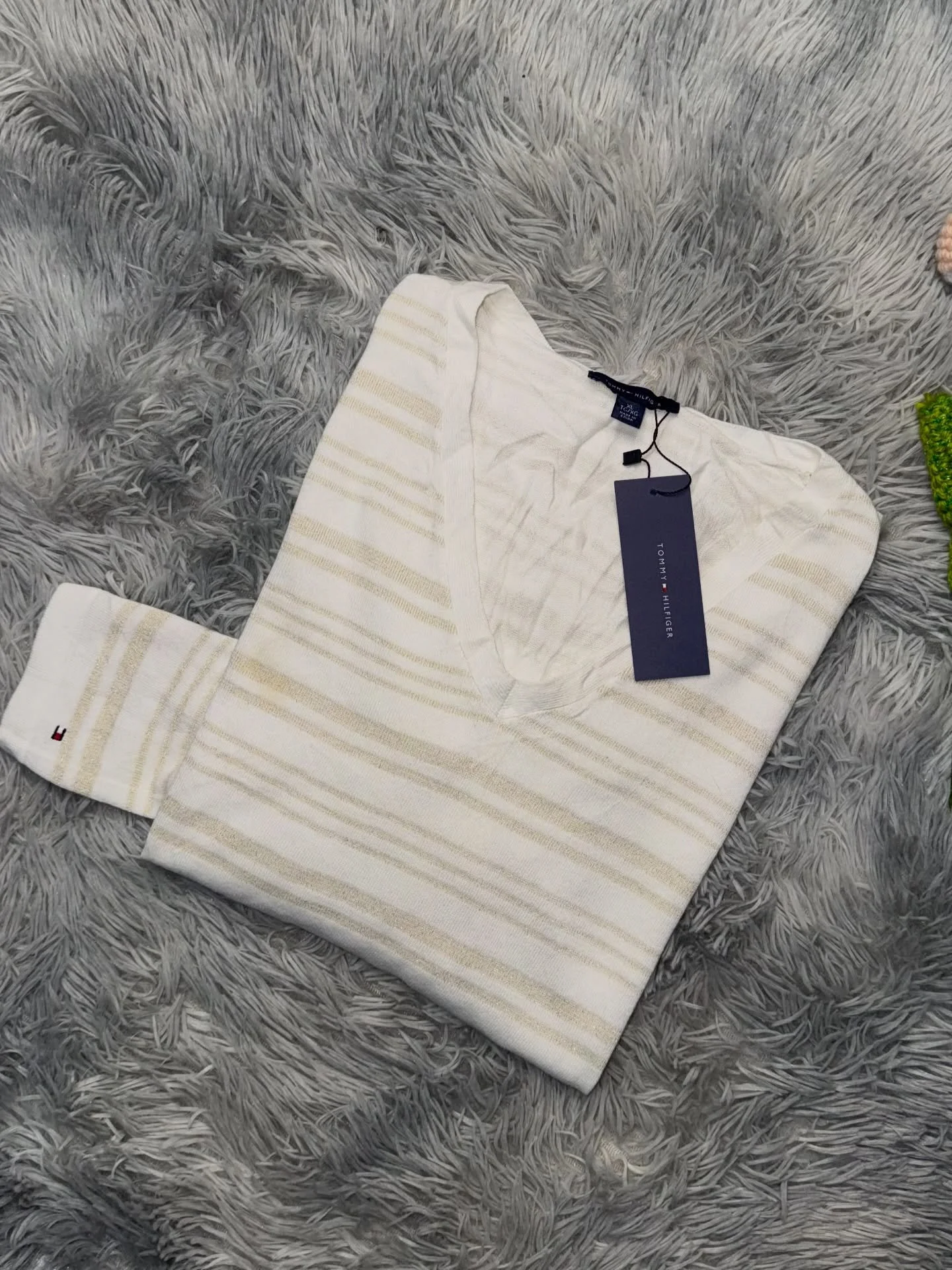 Dama su&eacute;ter T OMMY talla L/XL excelente para esta temporada 💕✨ $650$