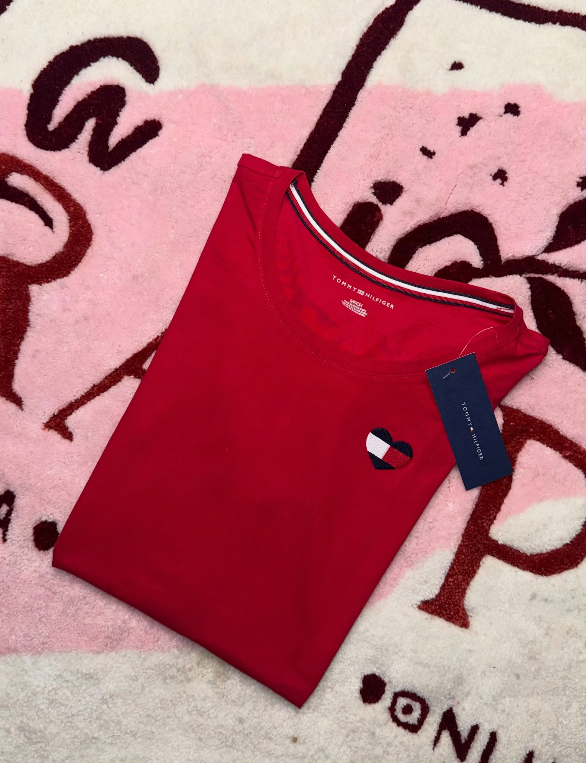 Dama playera T OMMY talla S y M $$599$ DE L&Iacute;NEA MUY HERMOSA