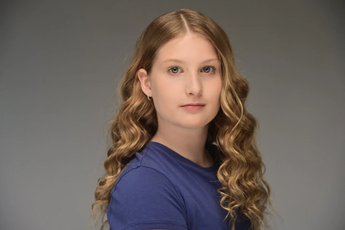 Kyra headshot 1.jpg