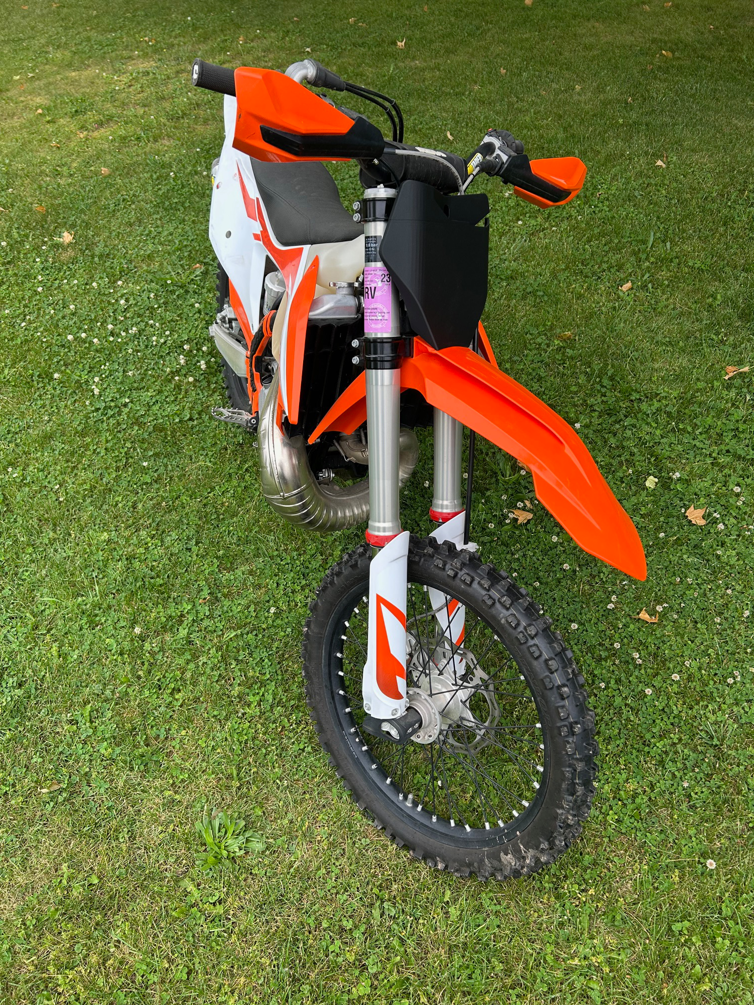 FRONT NUMBER PLATE - FRONT VIEW - 11.png