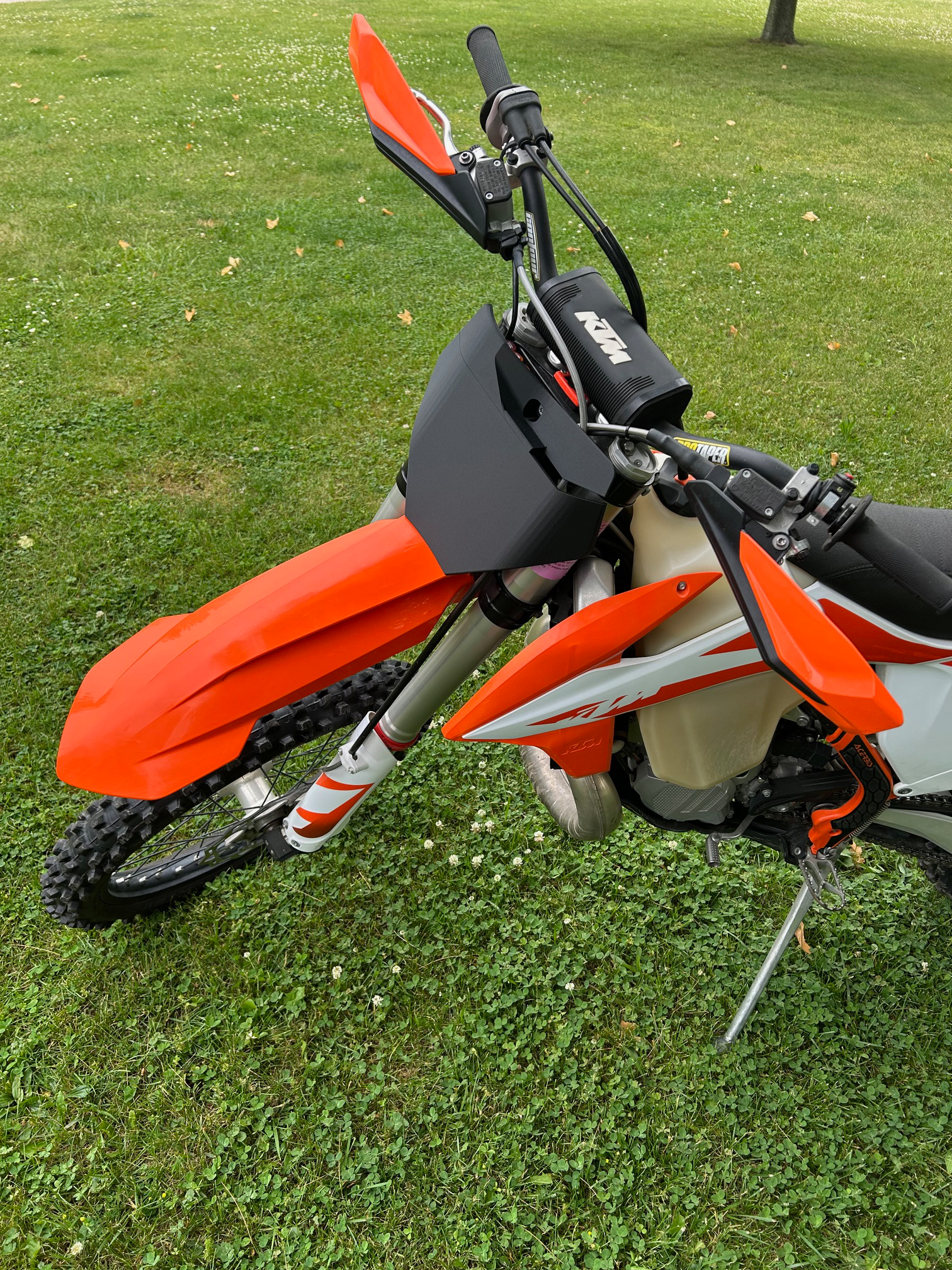 FRONT NUMBER PLATE - FRONT VIEW - 9.png