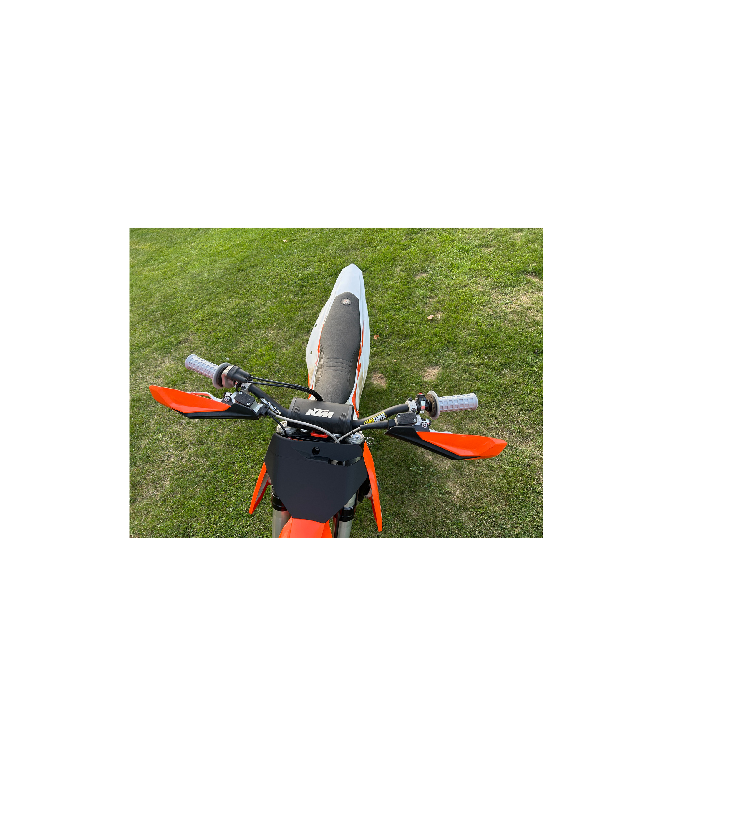 GRIP SLEEVE 16.png