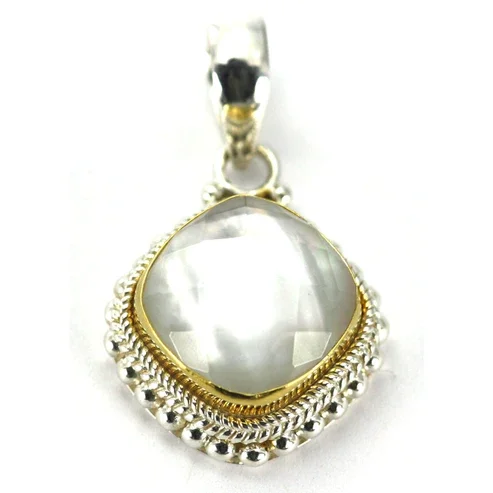 silver-pendant-18k-gold-and-mother-of-pearl-doublet.webp