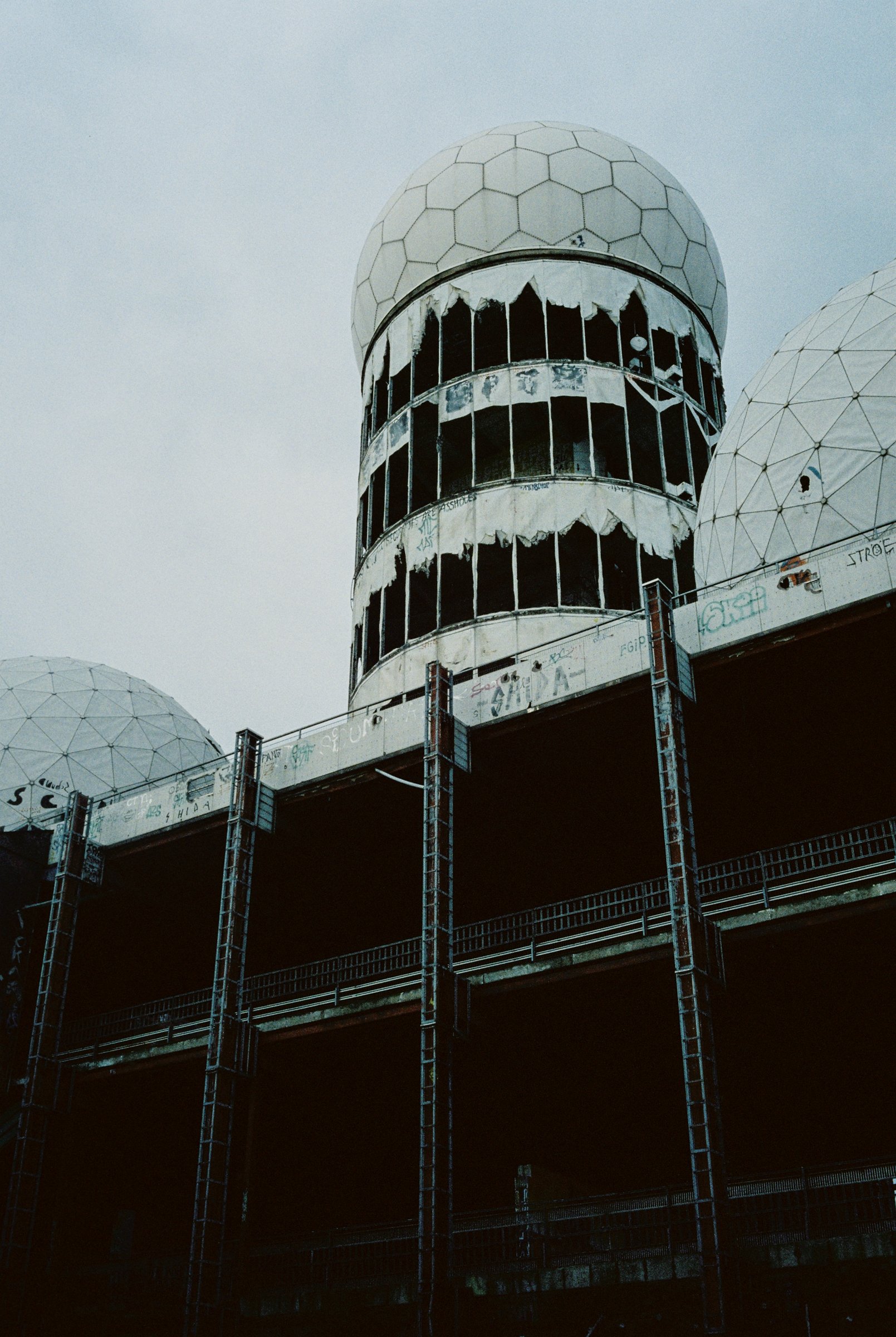 R1-02517-0011.jpg
